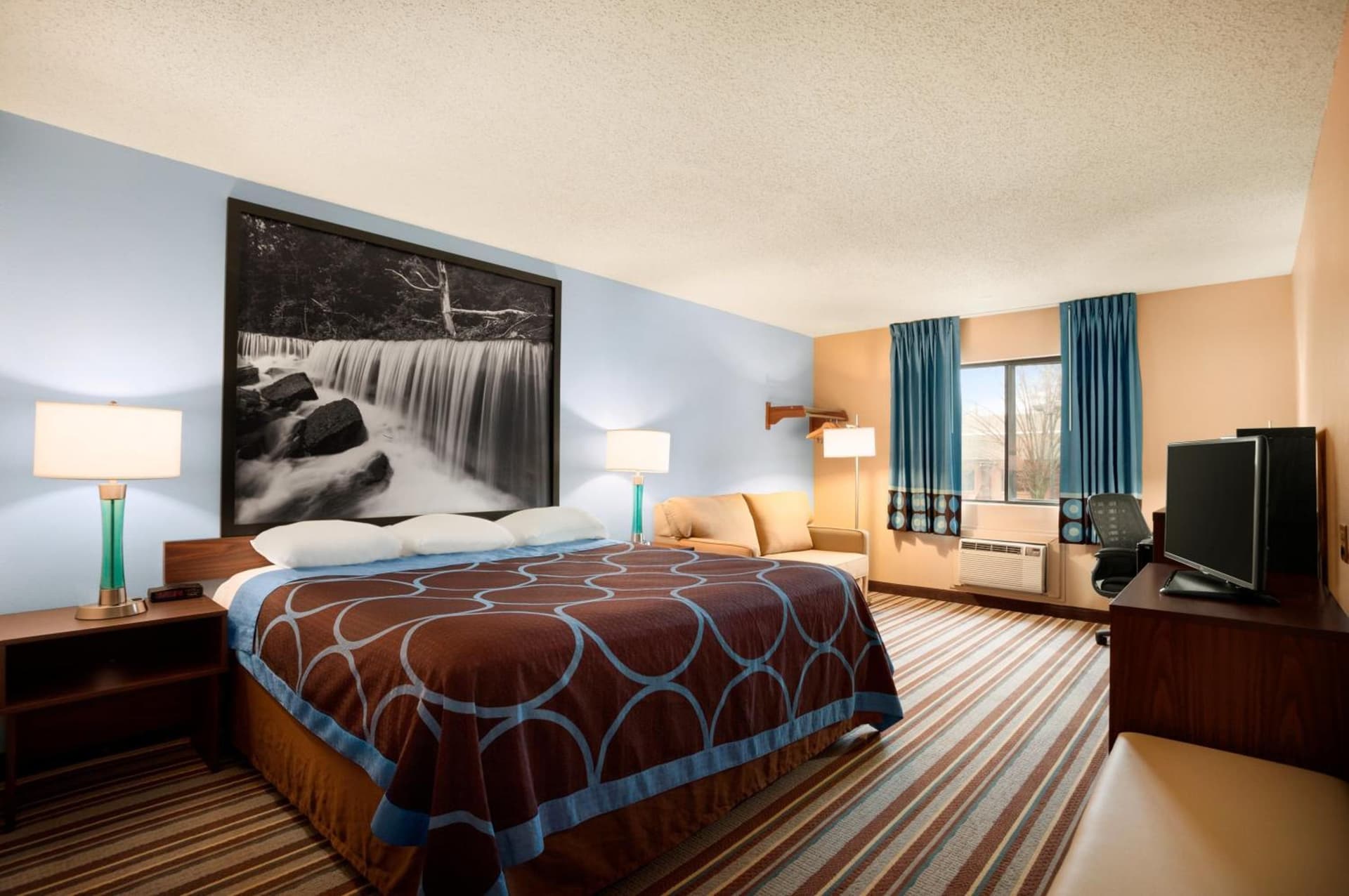 Americas Best Value Inn Pittsburg property views in Pittsburg, KS — gallery photo 3