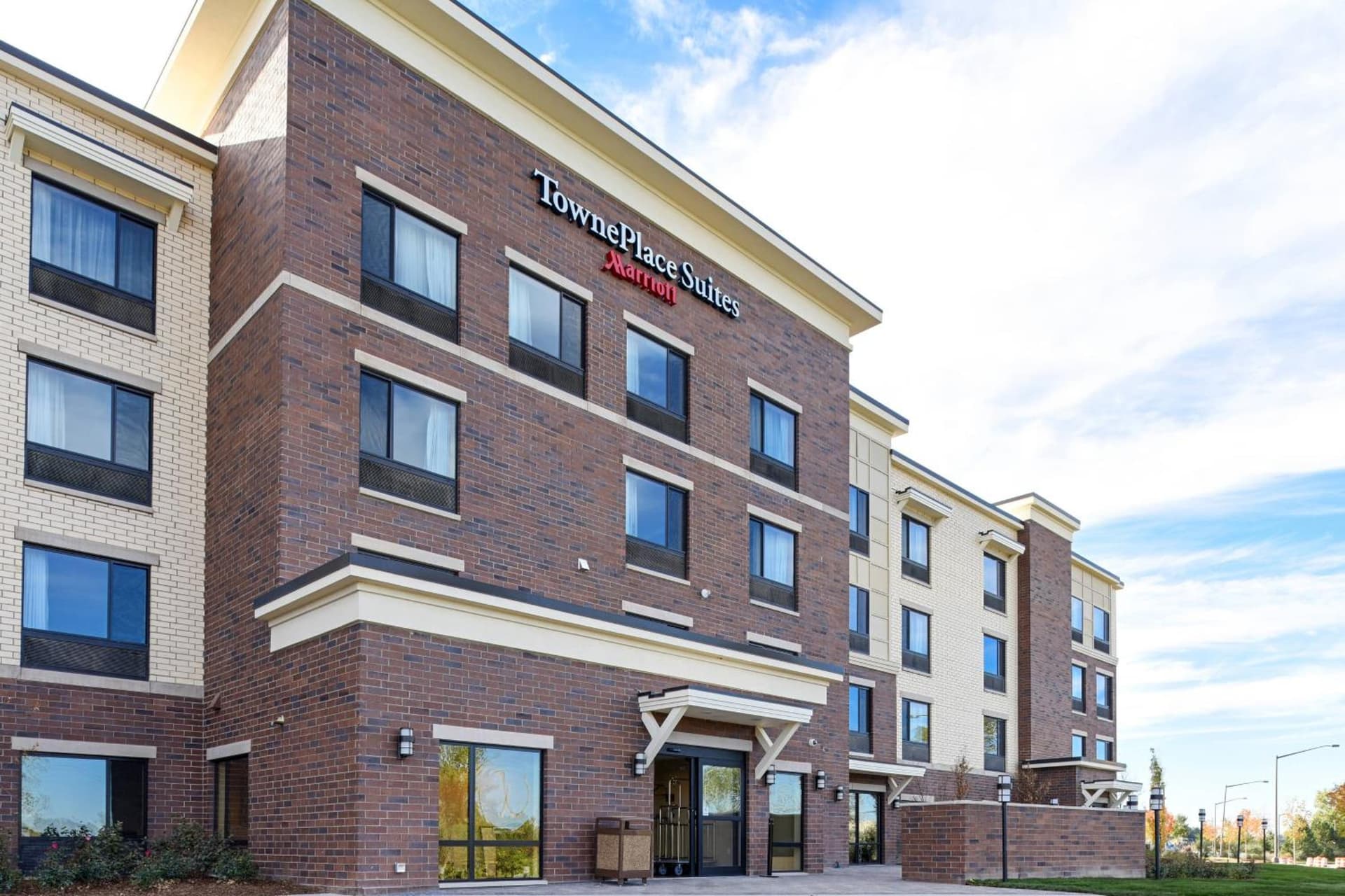 TownePlace Suites by Marriott Detroit Commerce interior in Walled Lake, MI — gallery photo 2