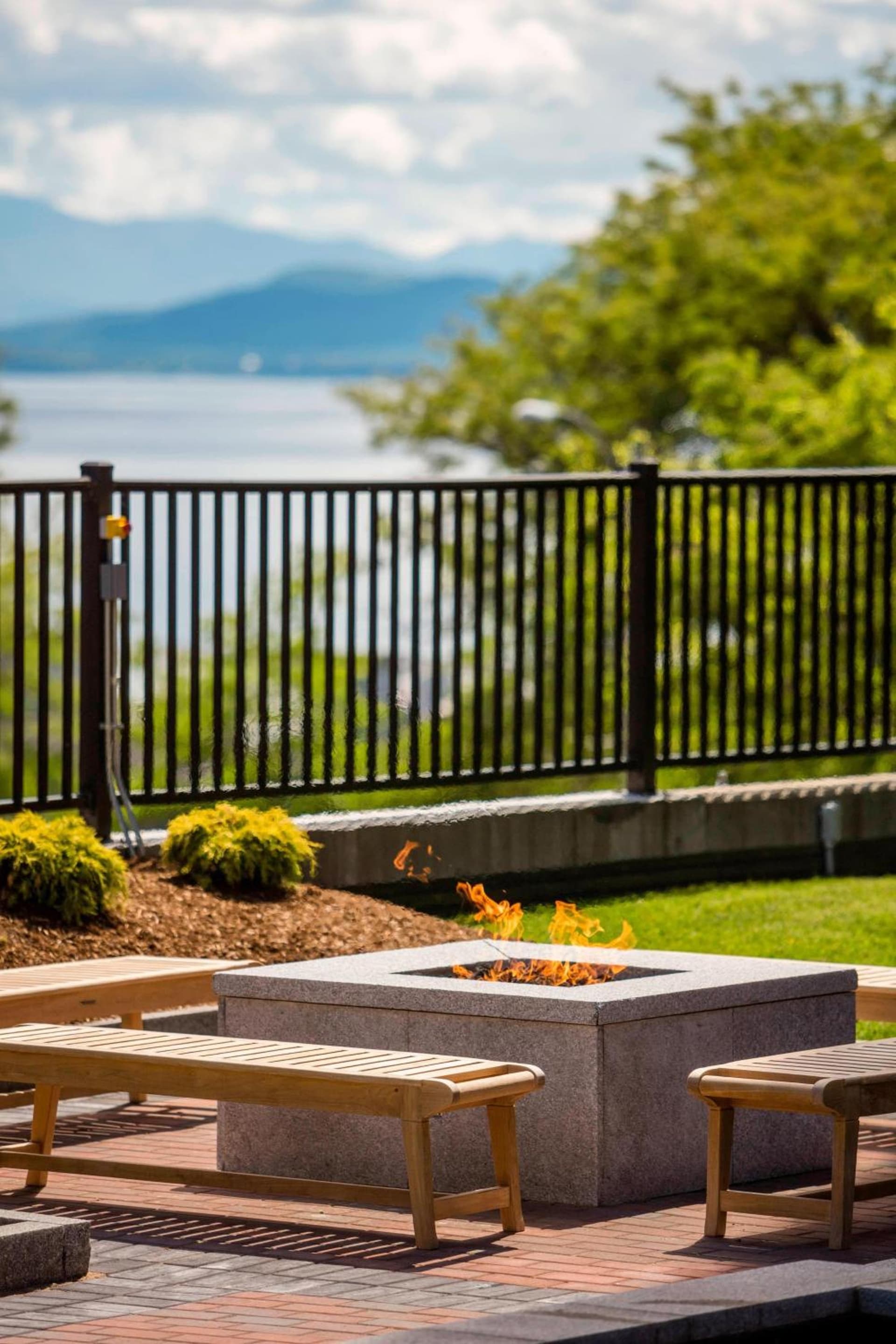 Courtyard Burlington Harbor gallery photo in Burlington, VT — image 4