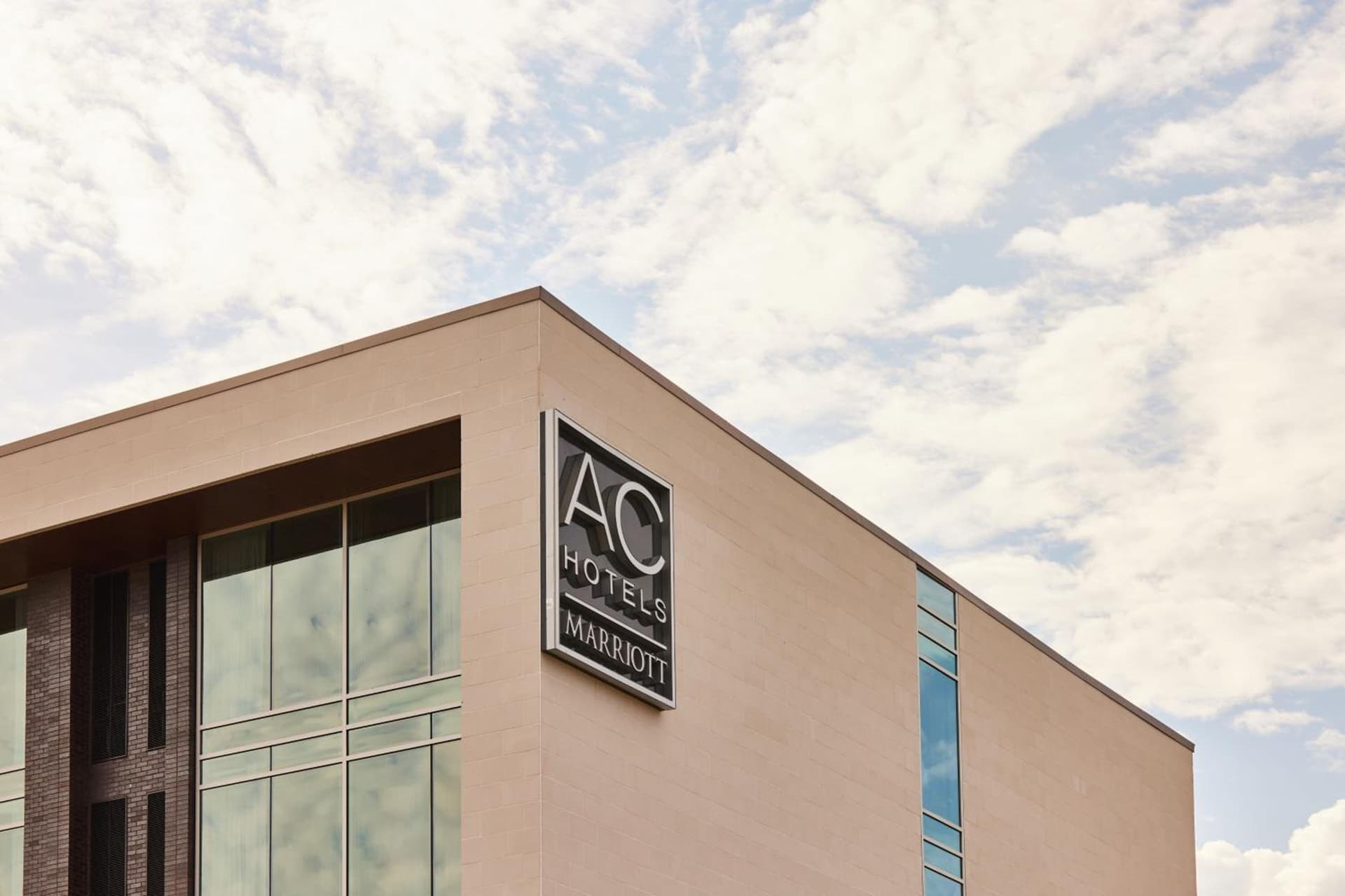 AC Hotel by Marriott Nashville Brentwood interior in Brentwood, TN — gallery photo 2