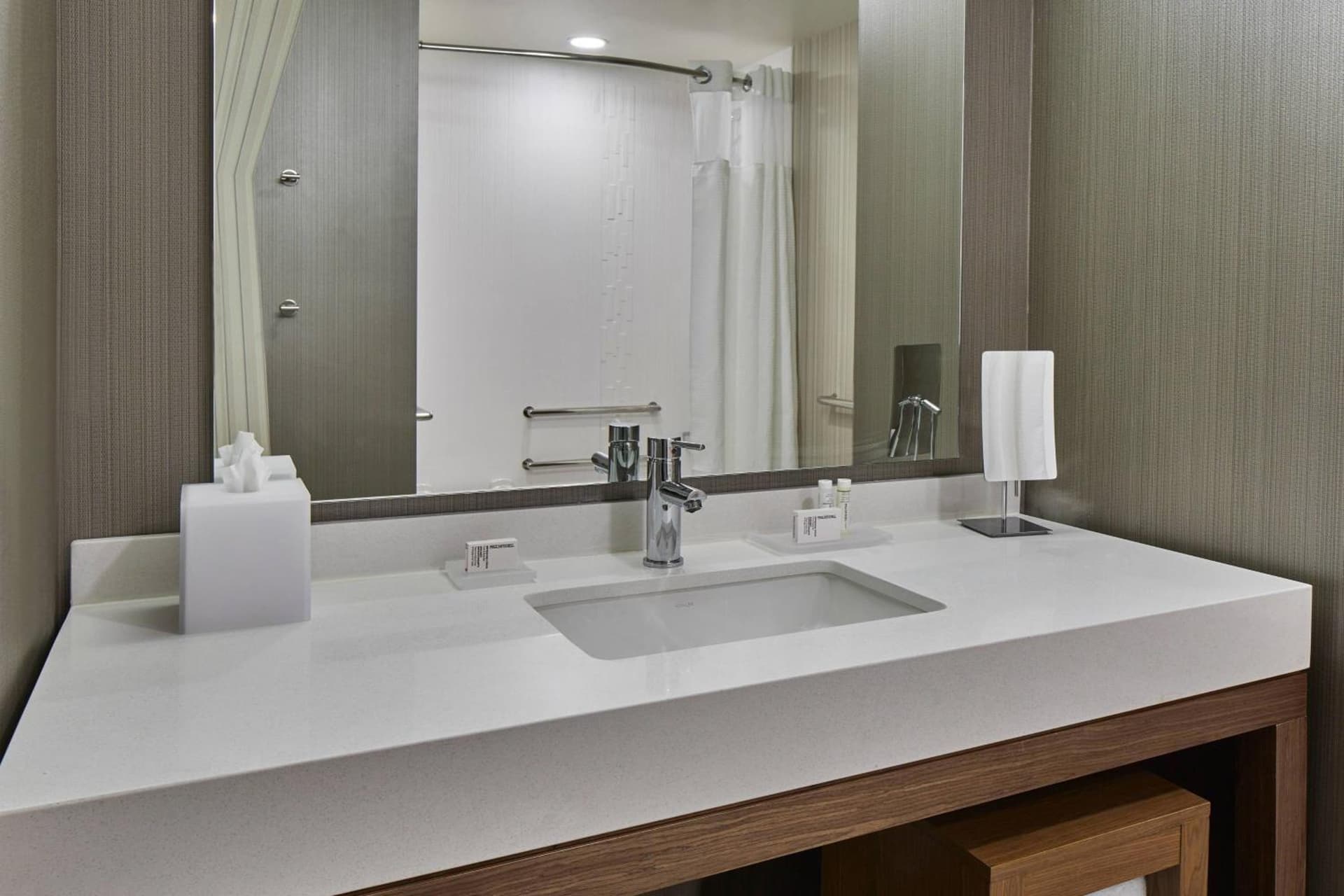 Courtyard by Marriott Albany Airport gallery photo in Albany, NY — image 25