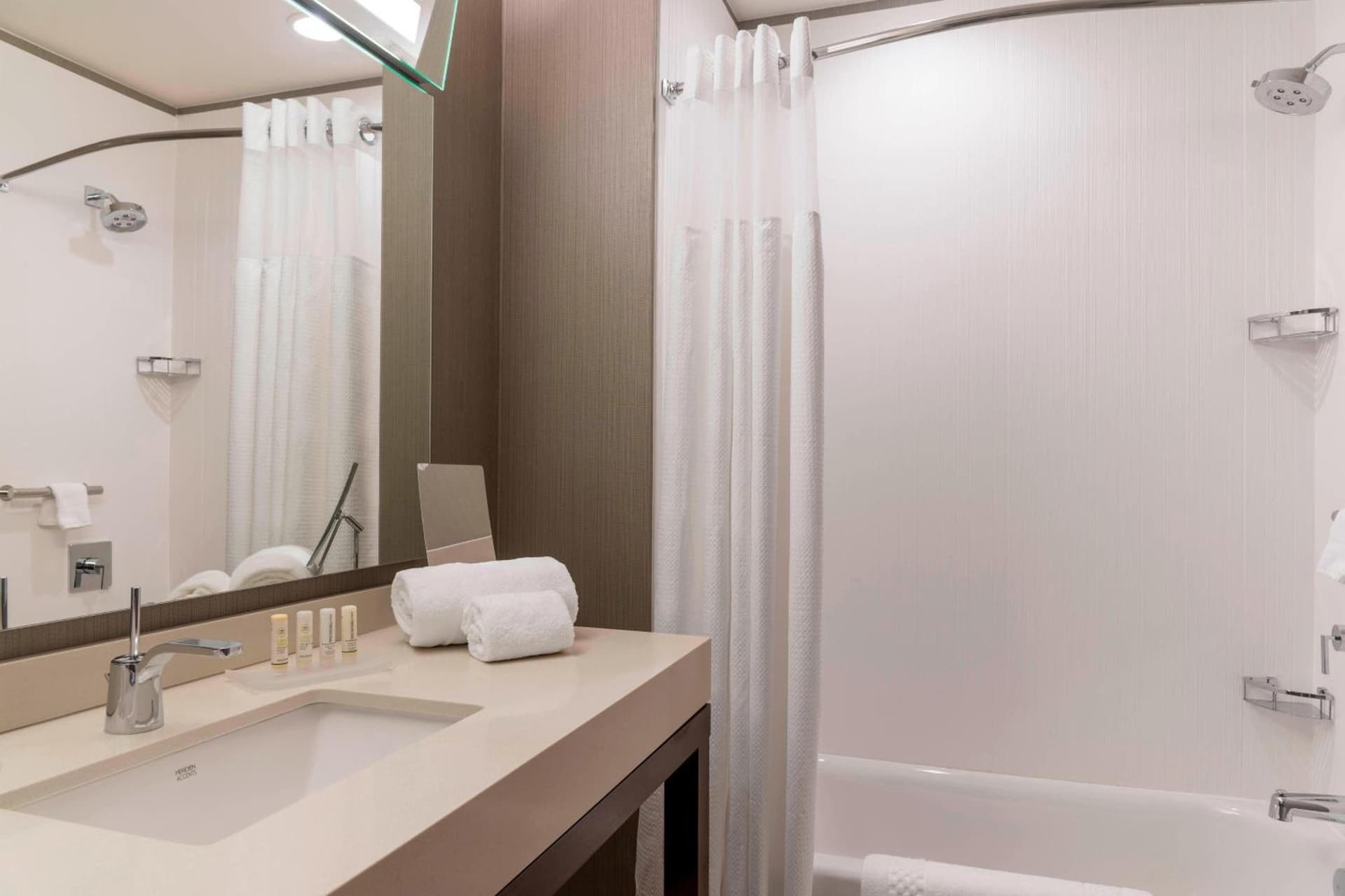 Courtyard by Marriott Waterloo Cedar Falls property views in Waterloo, IA — gallery photo 3