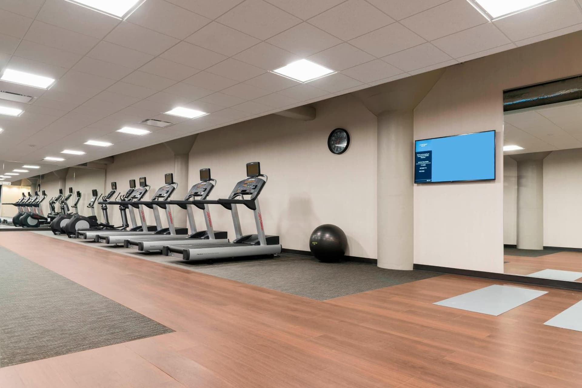 Courtyard by Marriott Waterloo Cedar Falls gallery photo in Waterloo, IA — image 19