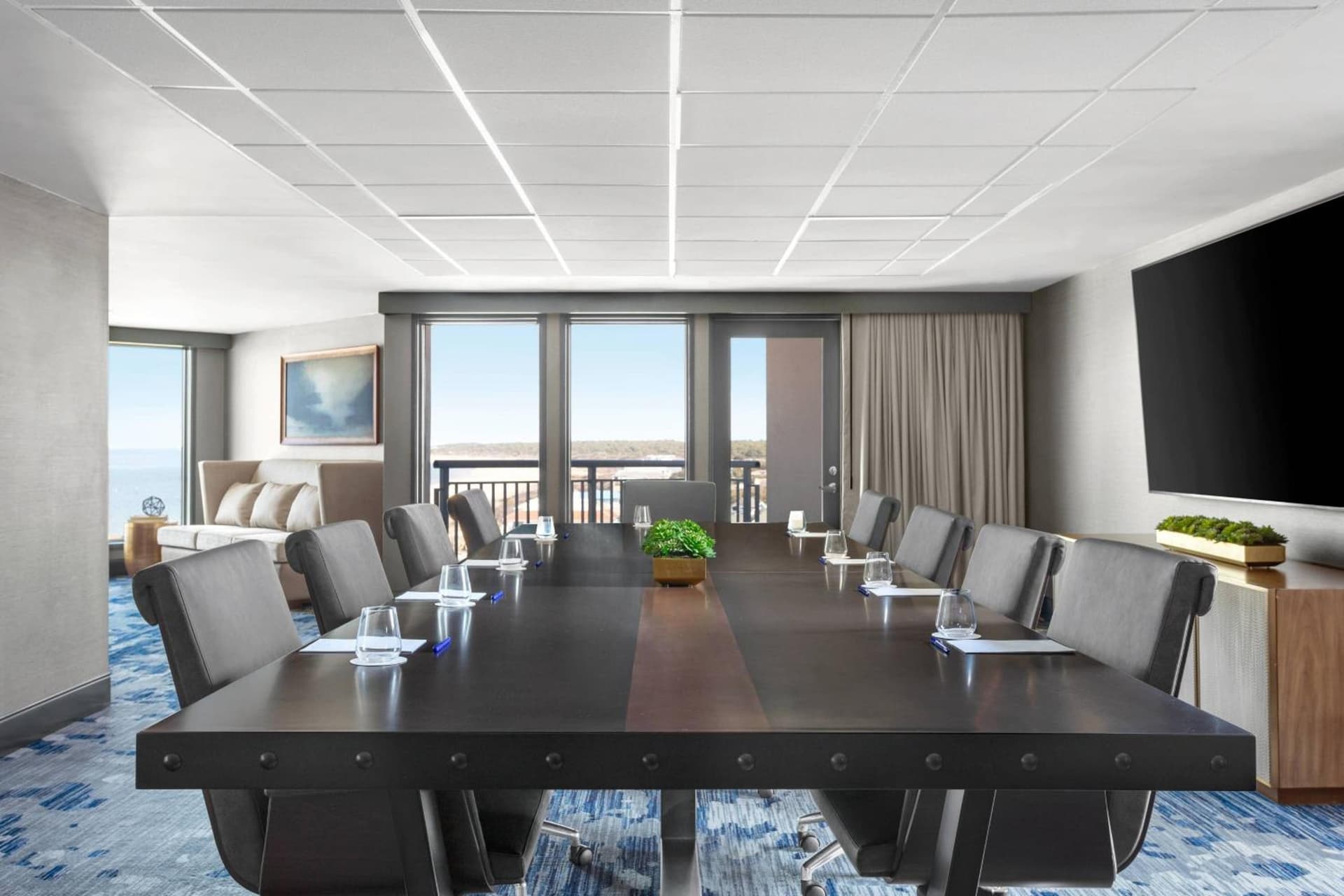 Delta Hotels by Marriott™ Virginia Beach Waterfront Suites gallery photo in Virginia Beach, VA — image 13