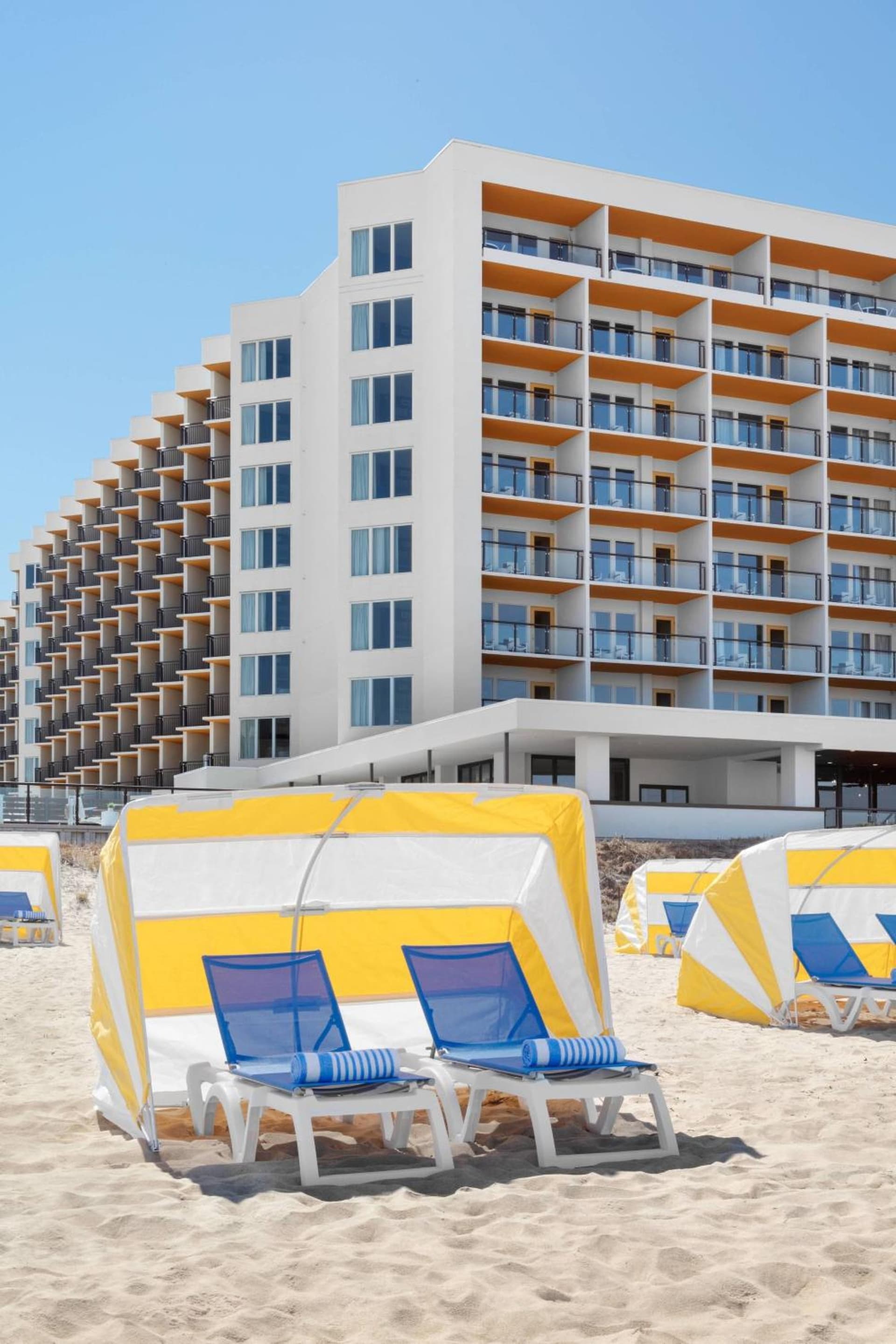 Delta Hotels by Marriott™ Virginia Beach Waterfront Suites gallery photo in Virginia Beach, VA — image 9