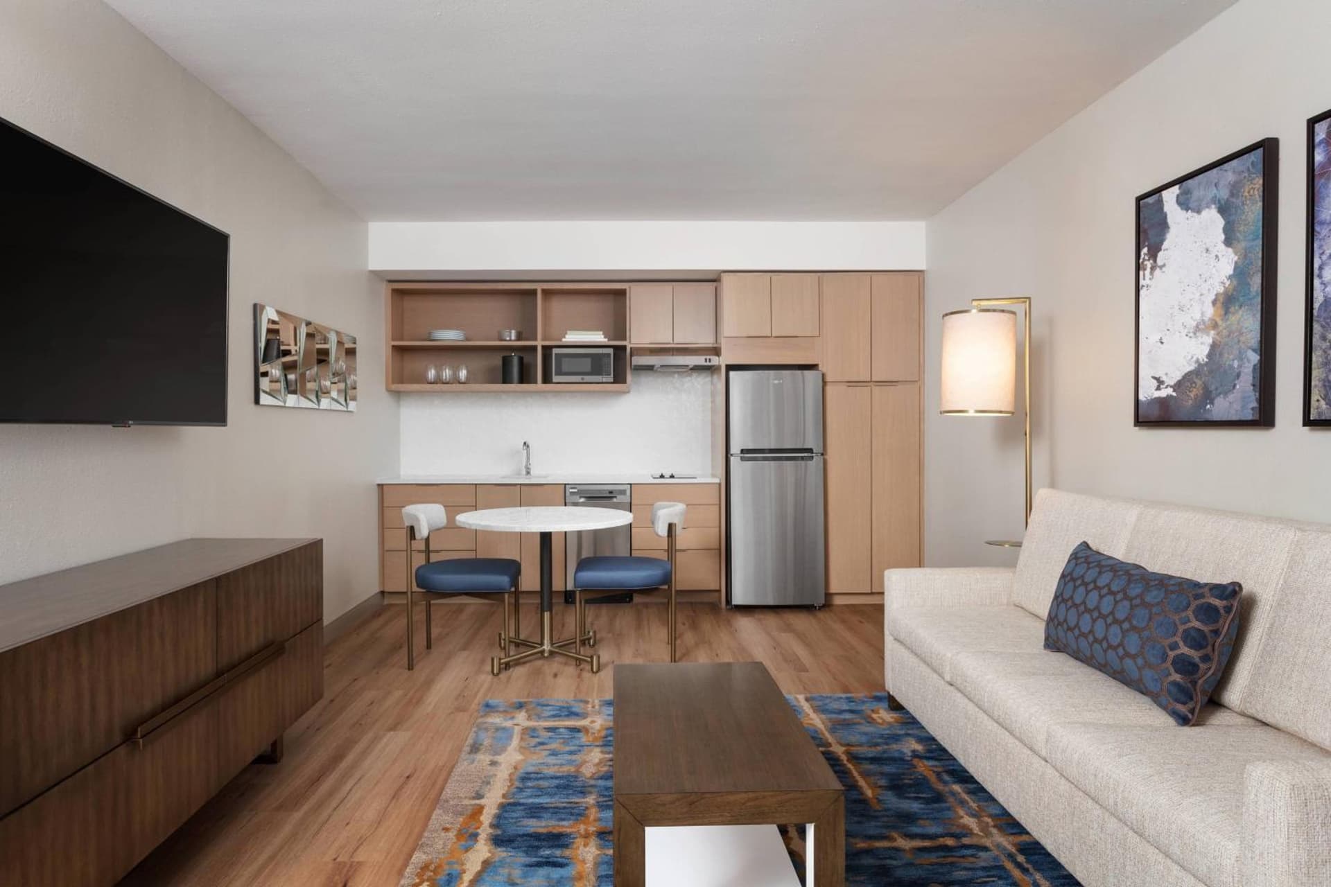 Delta Hotels by Marriott™ Virginia Beach Waterfront Suites gallery photo in Virginia Beach, VA — image 21