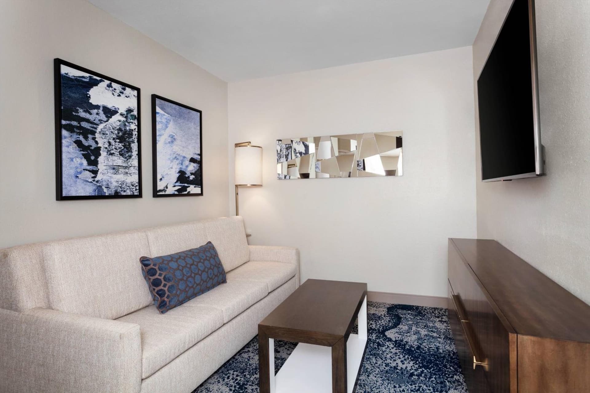 Delta Hotels by Marriott™ Virginia Beach Waterfront Suites gallery photo in Virginia Beach, VA — image 45