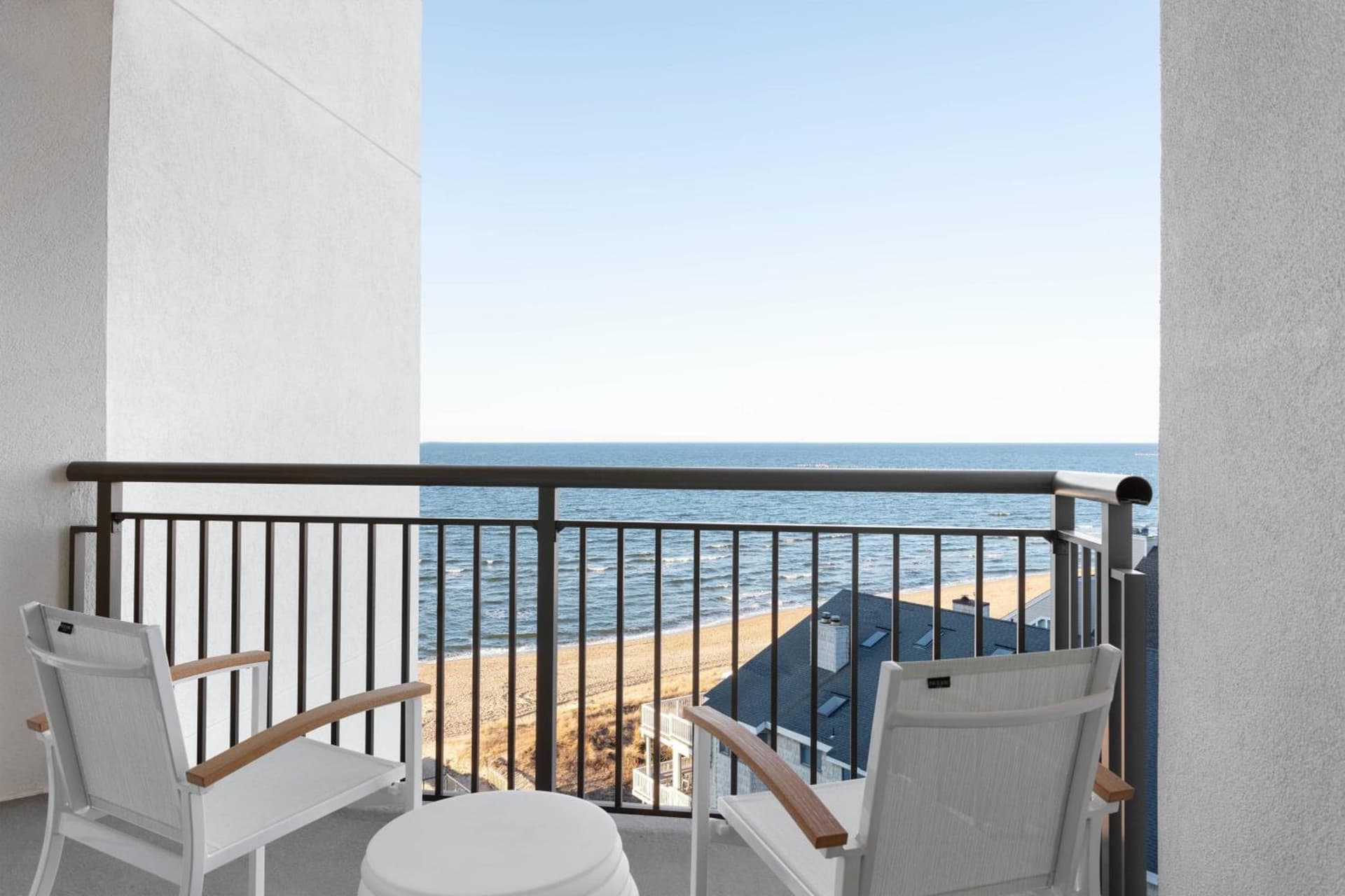 Delta Hotels by Marriott™ Virginia Beach Waterfront Suites gallery photo in Virginia Beach, VA — image 16