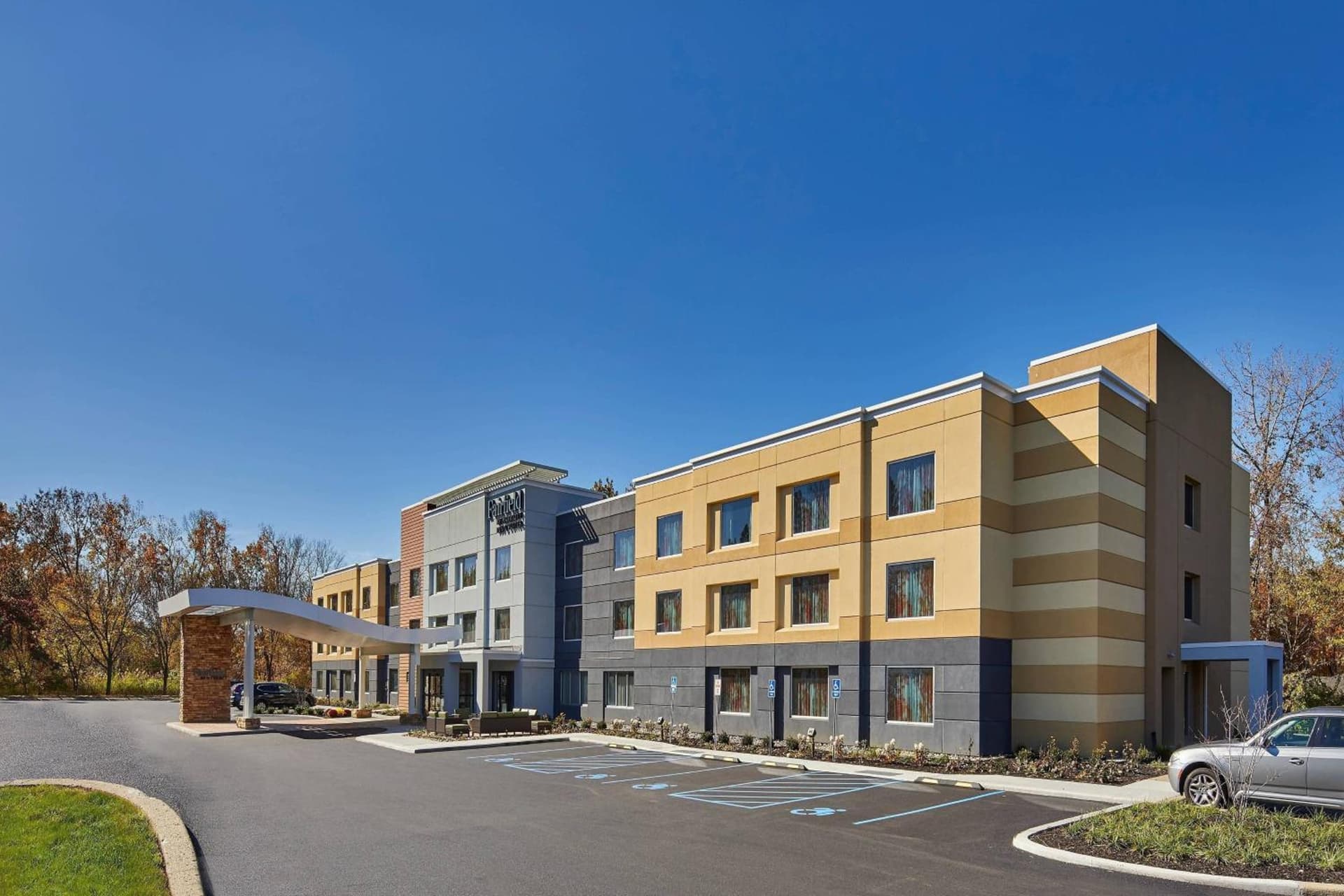 Fairfield Inn & Suites by Marriott Albany Airport interior in Albany, NY — gallery photo 2