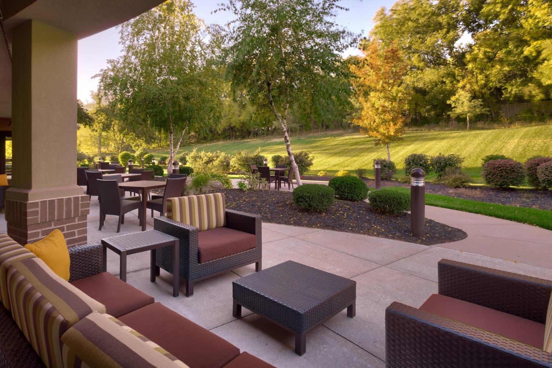 Courtyard by Marriott Kansas City Shawnee property views in Shawnee, KS — gallery photo 3