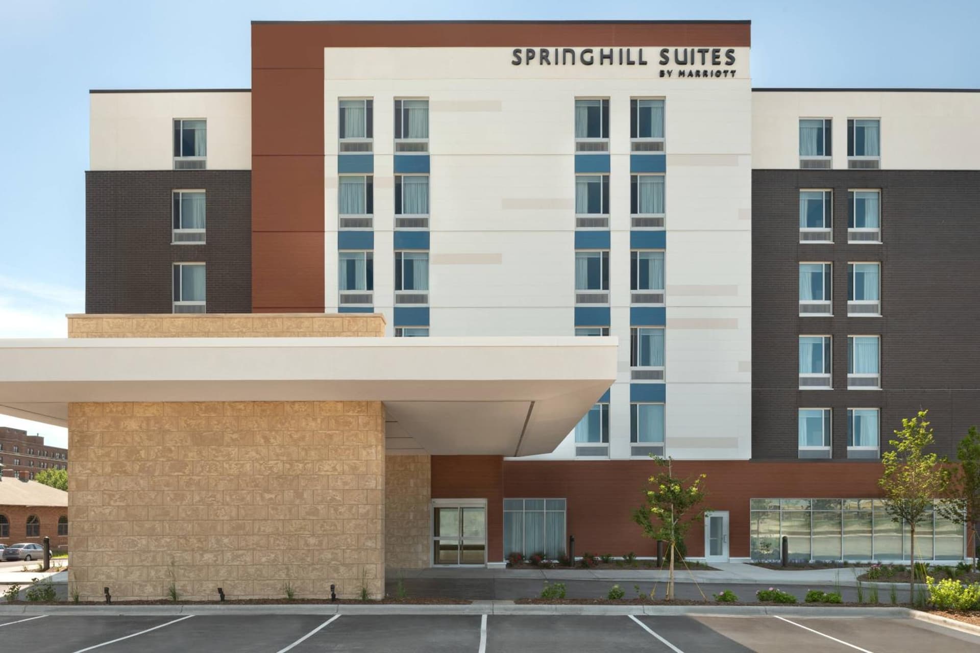 SpringHill Suites by Marriott Milwaukee West/Wauwatosa interior in Wauwatosa, WI — gallery photo 2