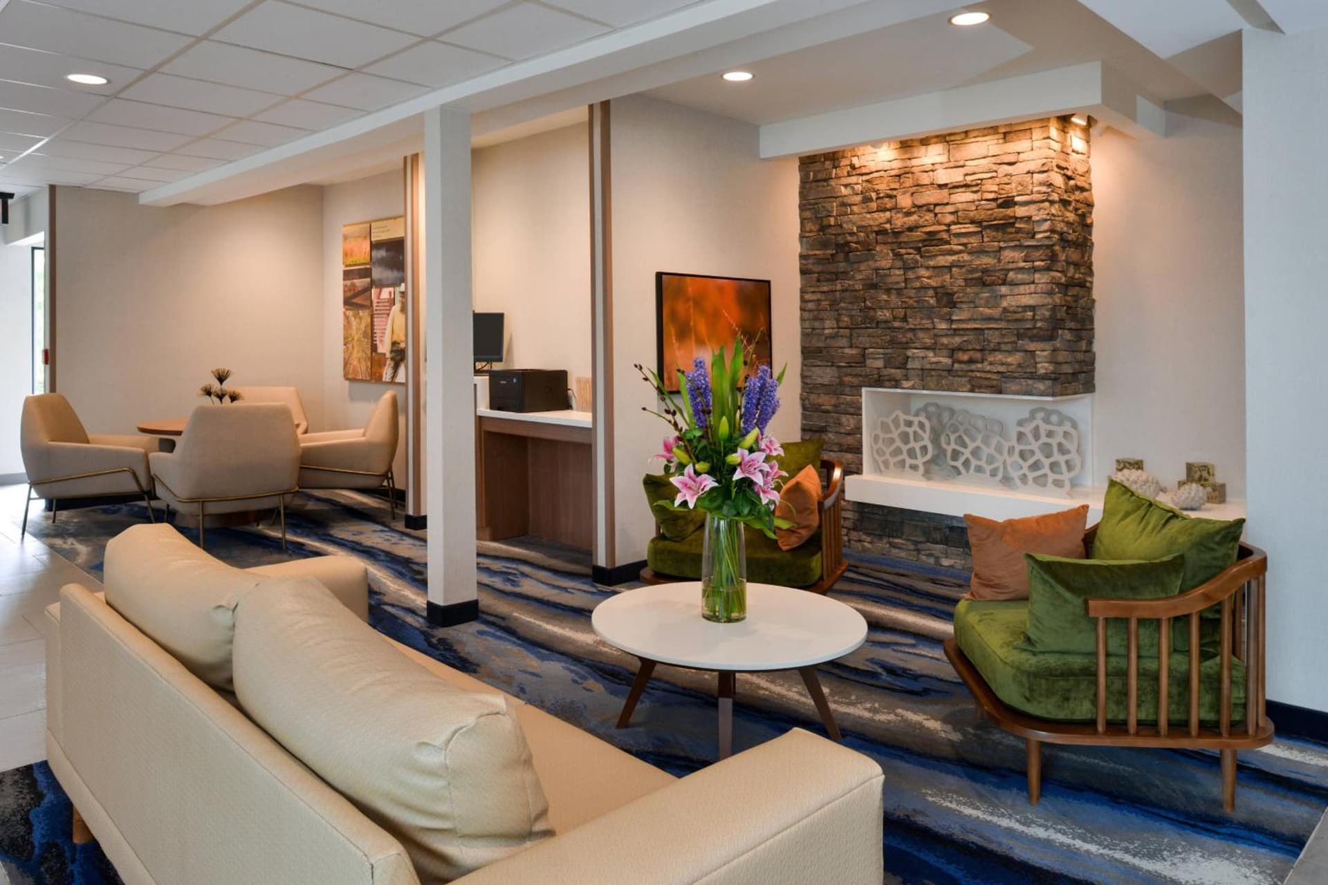 Fairfield Inn Arlington Near Six Flags interior in Arlington, TX — gallery photo 2
