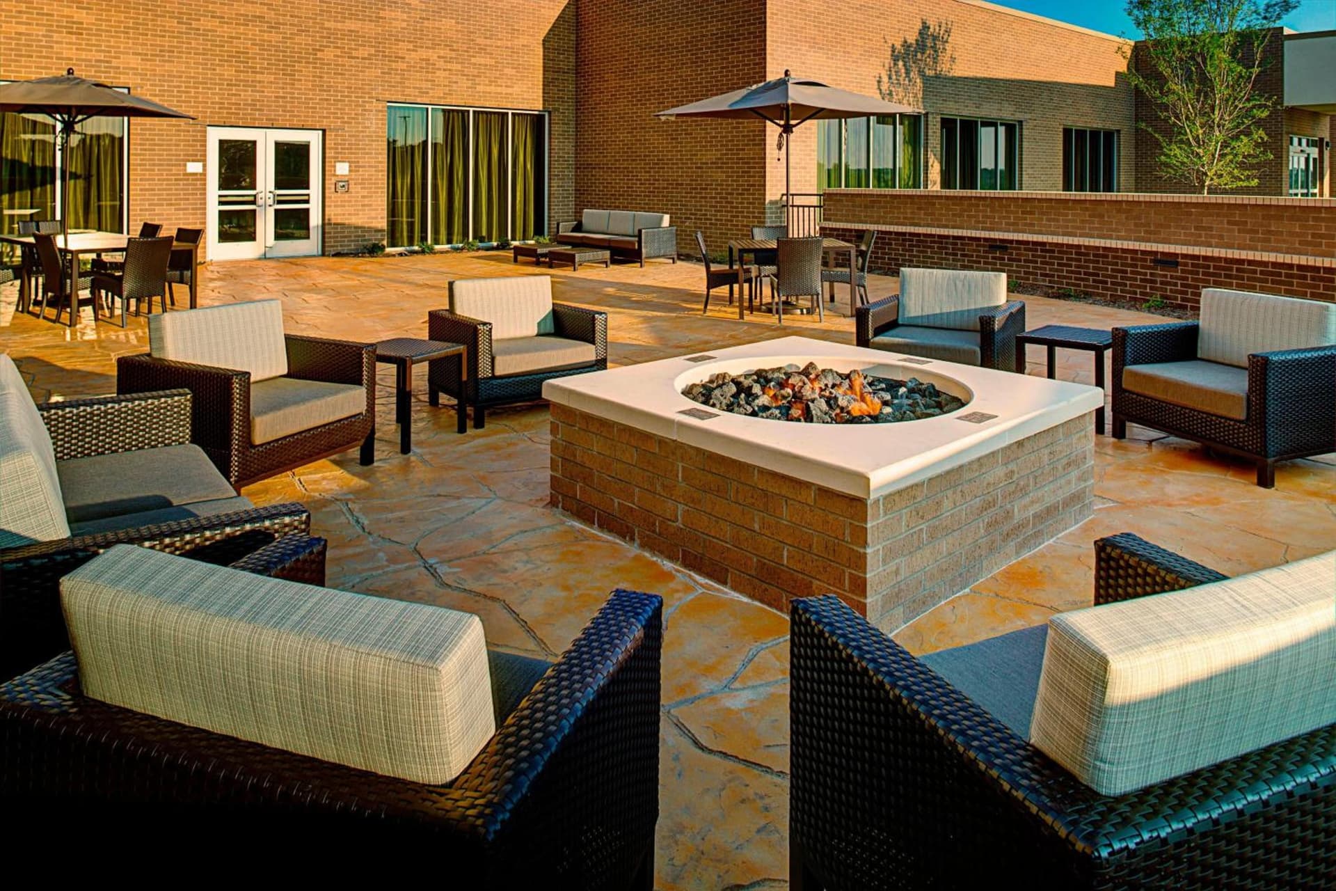Courtyard by Marriott Dallas Carrollton and Carrollton Conference Center gallery photo in Carrollton, TX — image 29