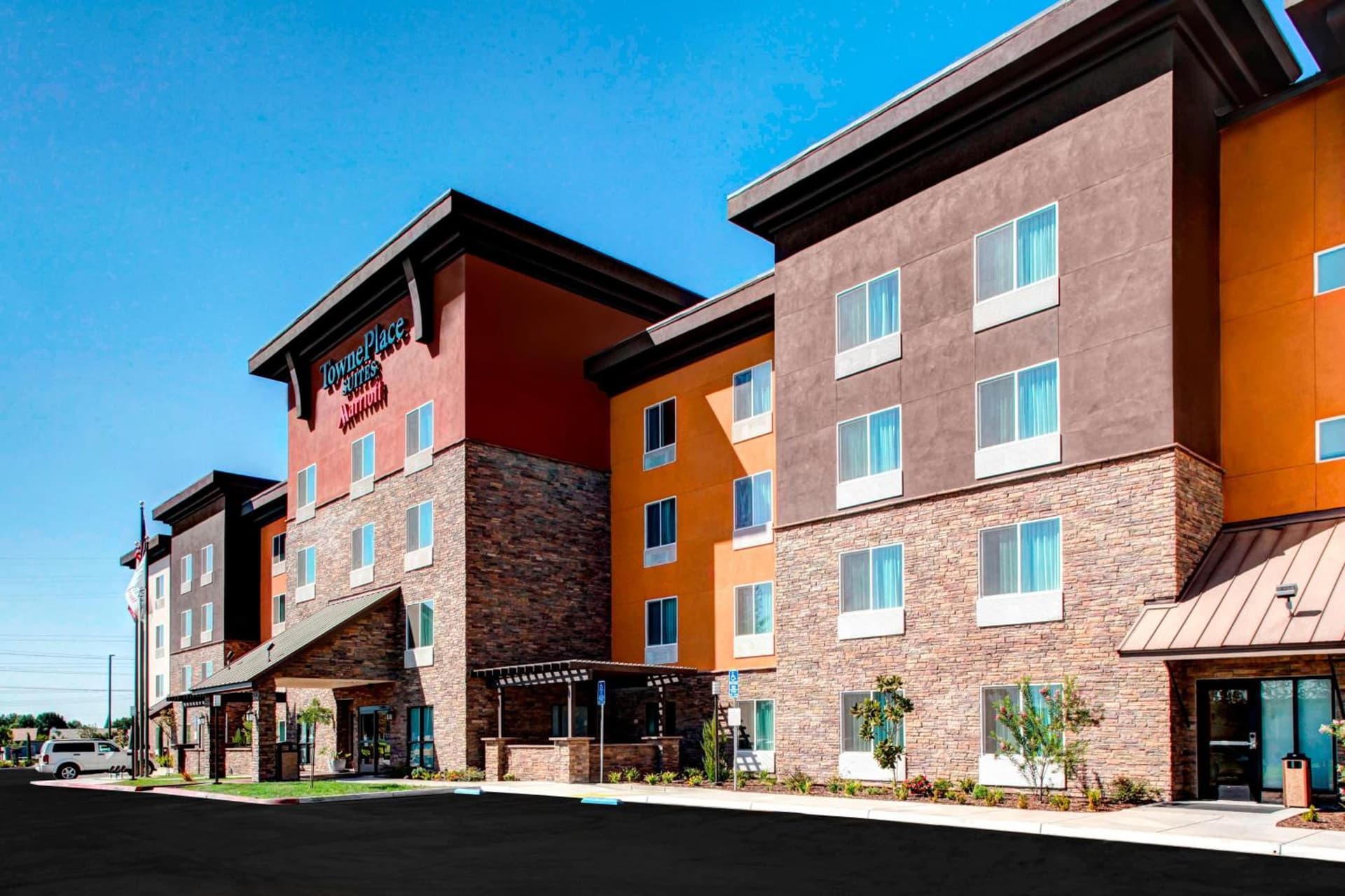 TownePlace Suites by Marriott Bakersfield West interior in Bakersfield, CA — gallery photo 2