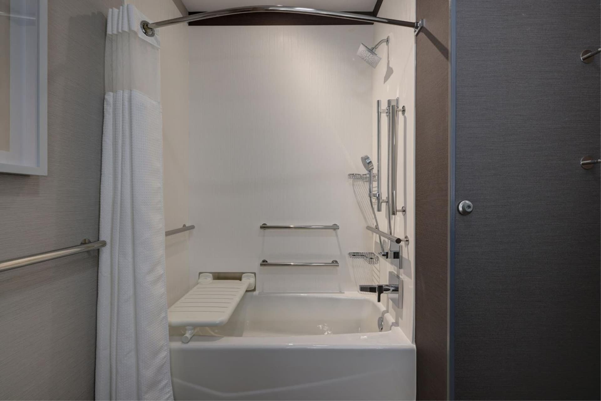 Courtyard by Marriott Iowa City University Heights gallery photo in Iowa City, IA — image 11