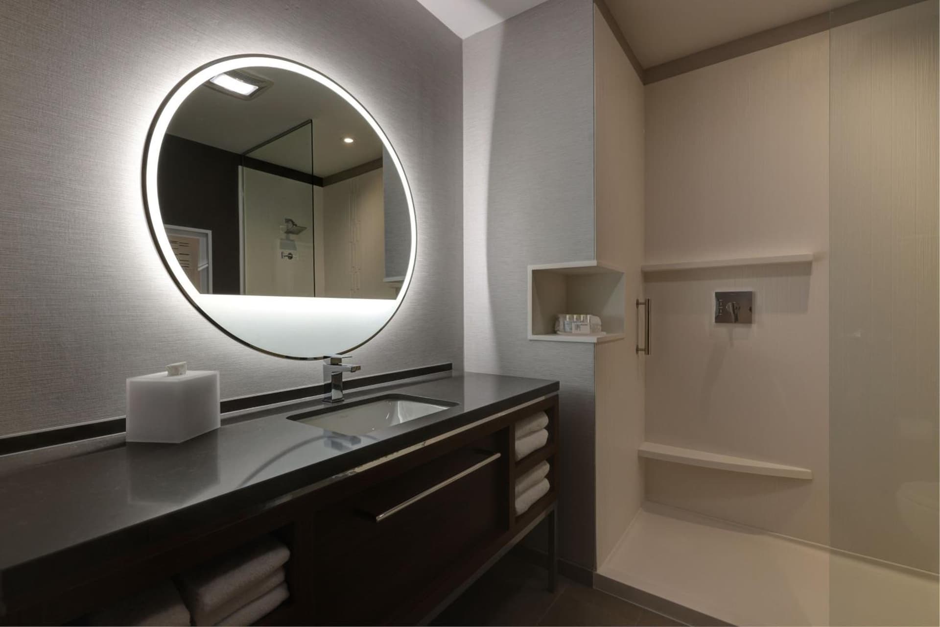 Courtyard by Marriott Iowa City University Heights gallery photo in Iowa City, IA — image 9