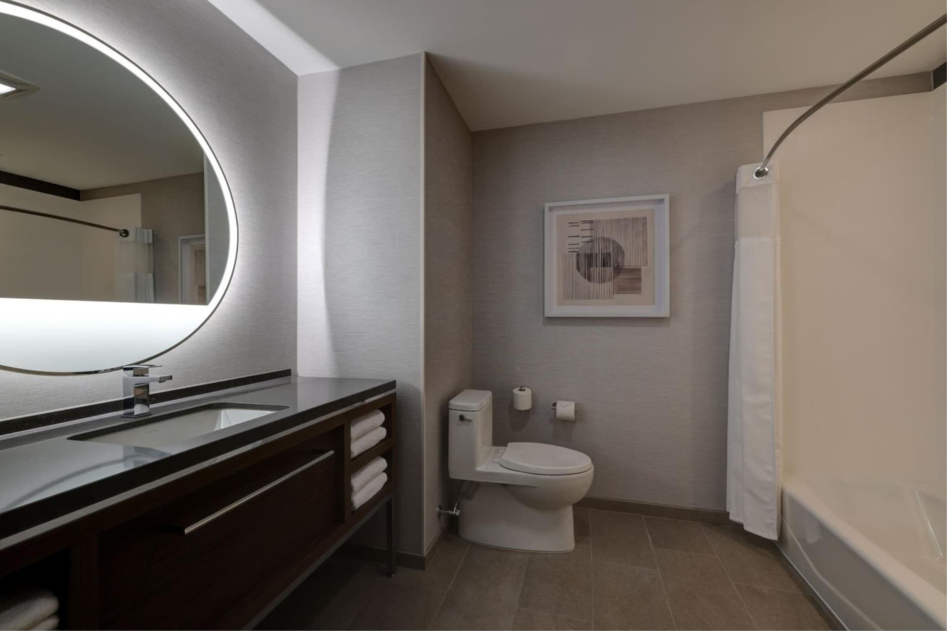 Courtyard by Marriott Iowa City University Heights gallery photo in Iowa City, IA — image 8