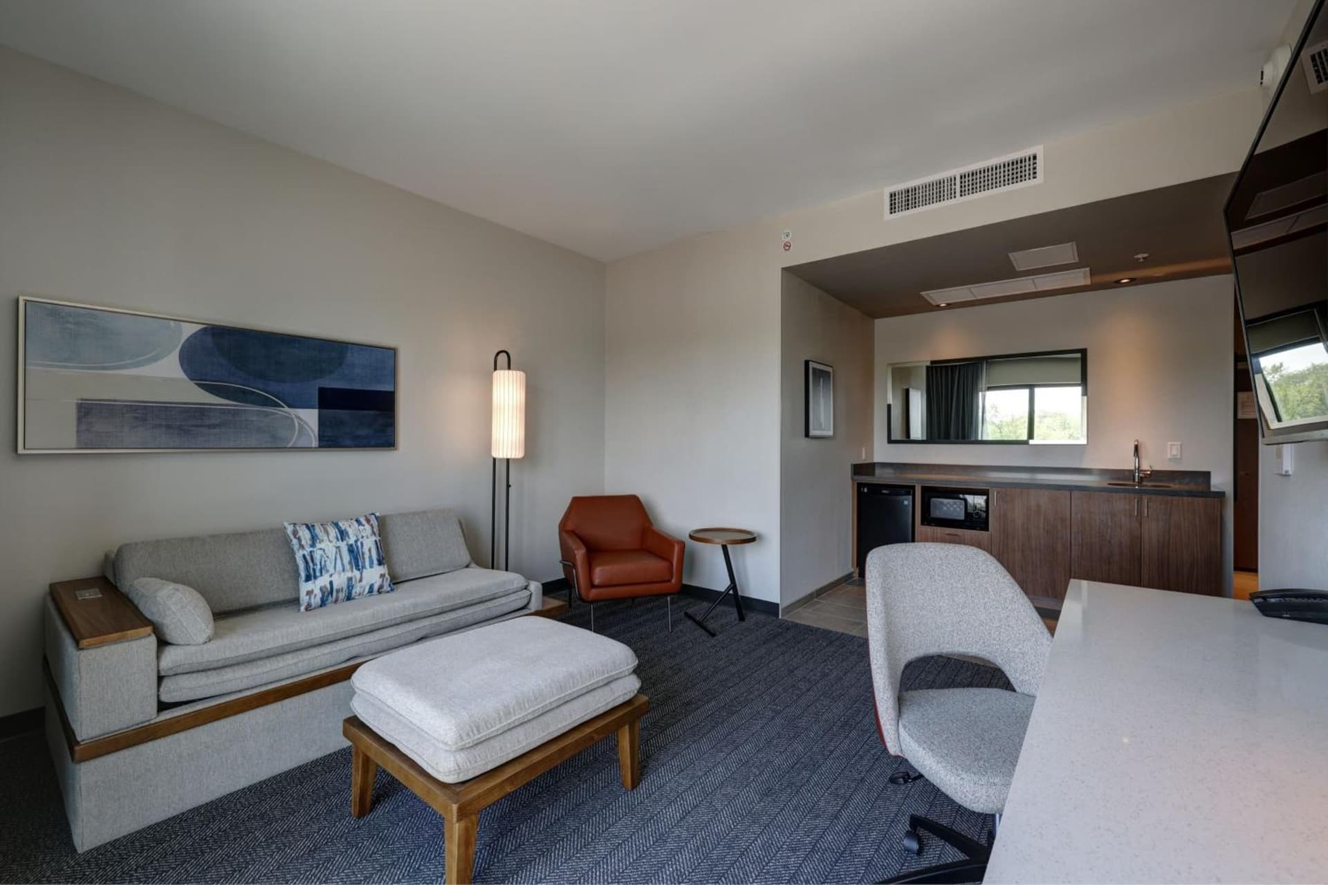 Courtyard by Marriott Iowa City University Heights interior in Iowa City, IA — gallery photo 2