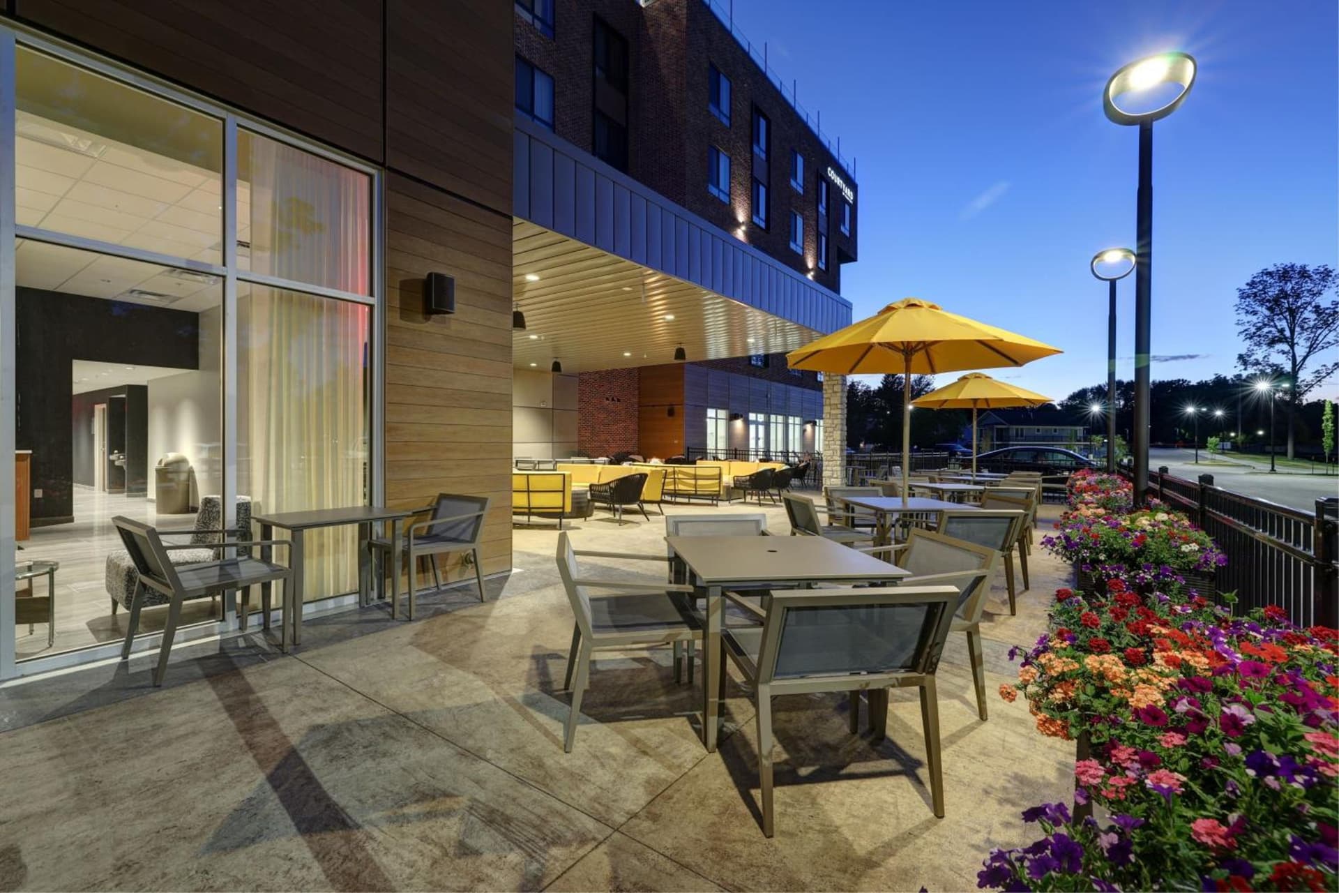 Courtyard by Marriott Iowa City University Heights gallery photo in Iowa City, IA — image 4