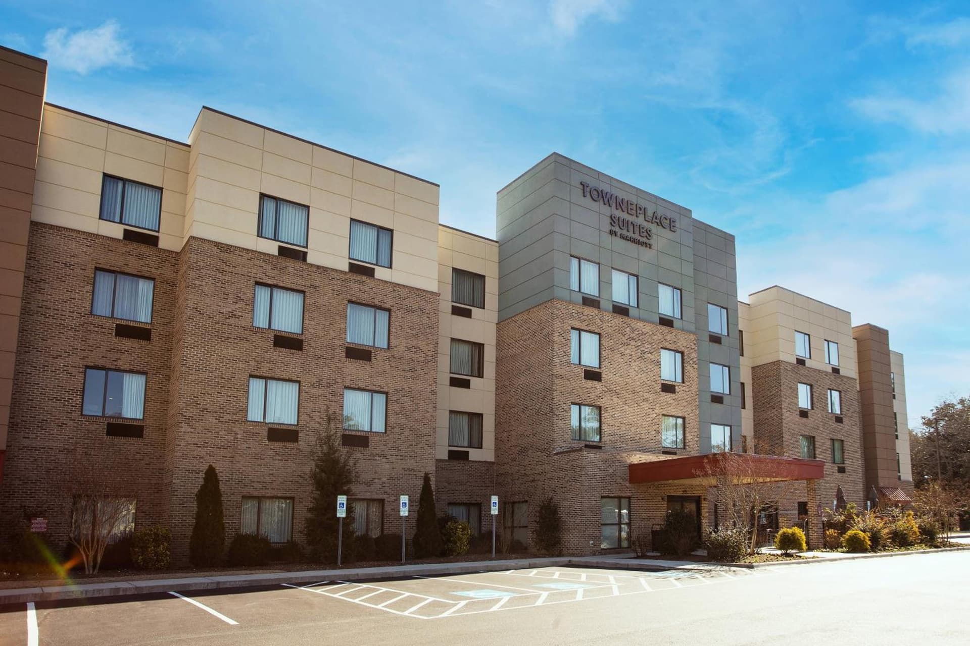 TownePlace Suites by Marriott Southern Pines Aberdeen interior in Aberdeen, NC — gallery photo 2