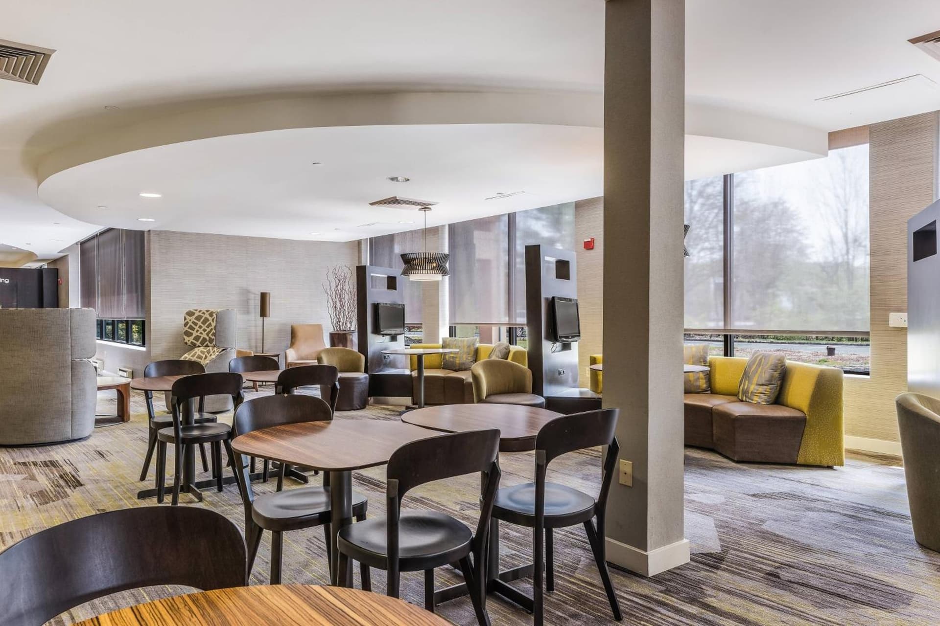 Courtyard Rockaway-Mount Arlington interior in Mount Arlington, NJ — gallery photo 2