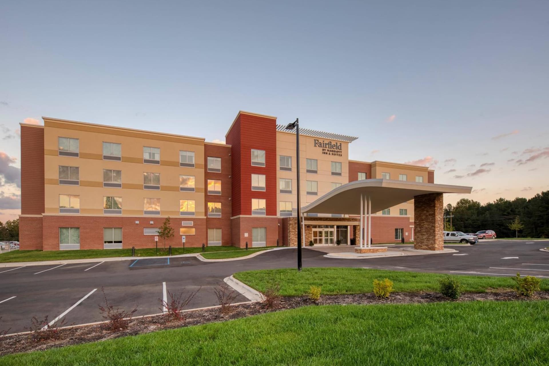 Fairfield Inn & Suites by Marriott Charlotte Belmont exterior or lobby in Belmont, NC — main listing photo