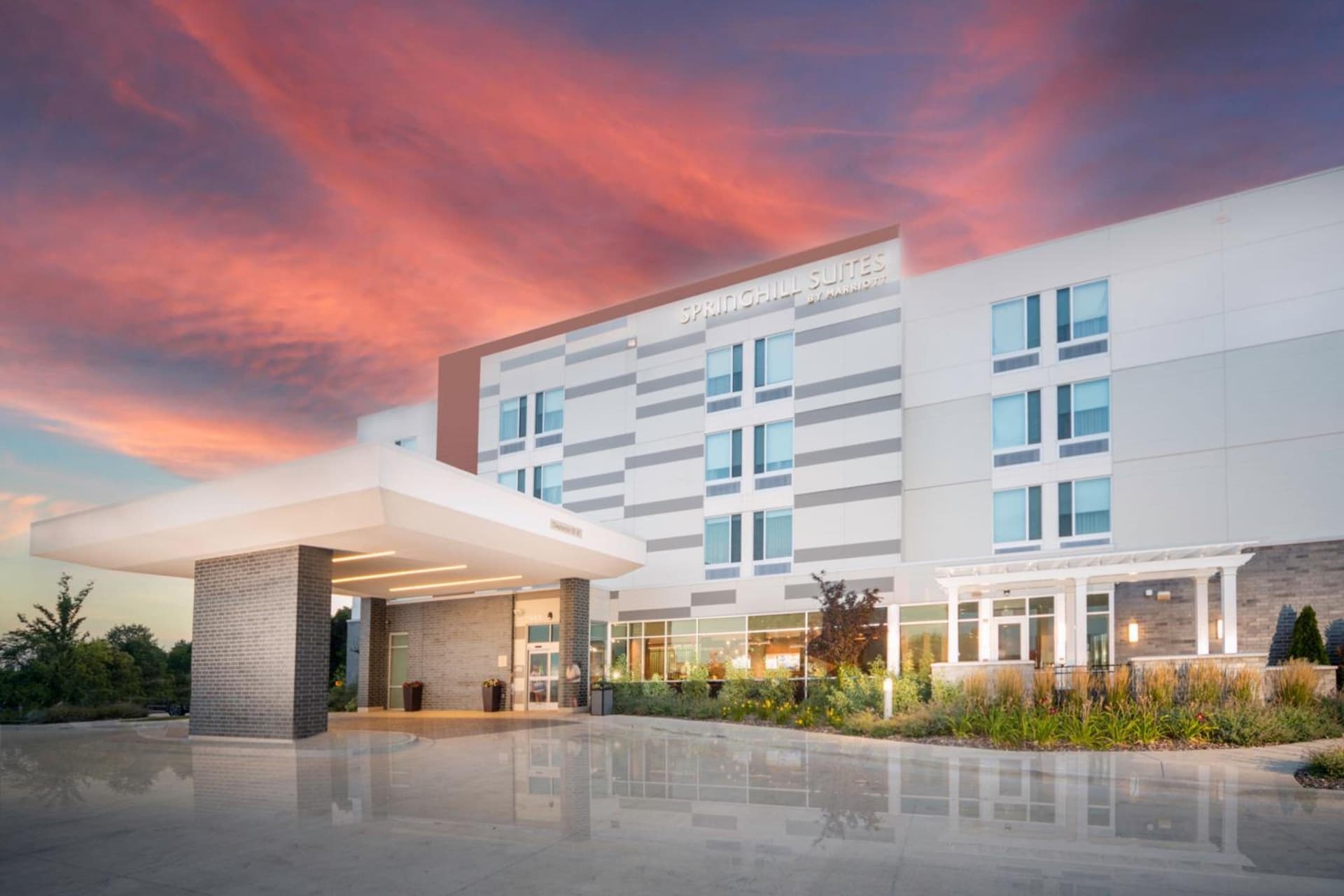 SpringHill Suites by Marriott Kenosha interior in Kenosha, WI — gallery photo 2