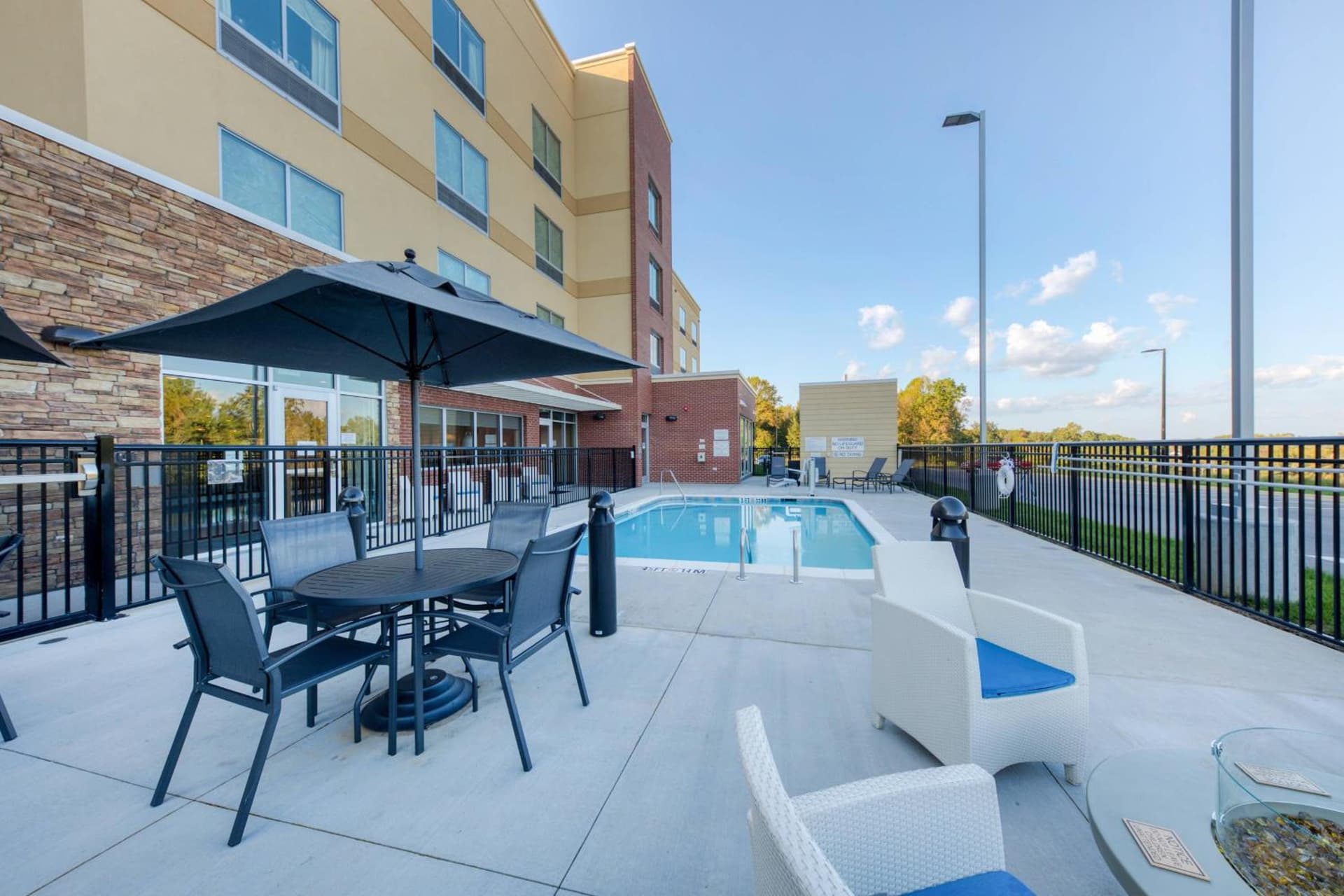 Fairfield Inn & Suites by Marriott Charlotte Belmont gallery photo in Belmont, NC — image 33