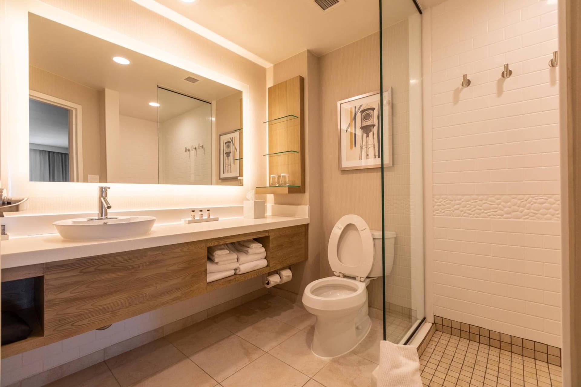 Delta Hotels by Marriott Raleigh-Durham at Research Triangle Park gallery photo in Durham, NC — image 26