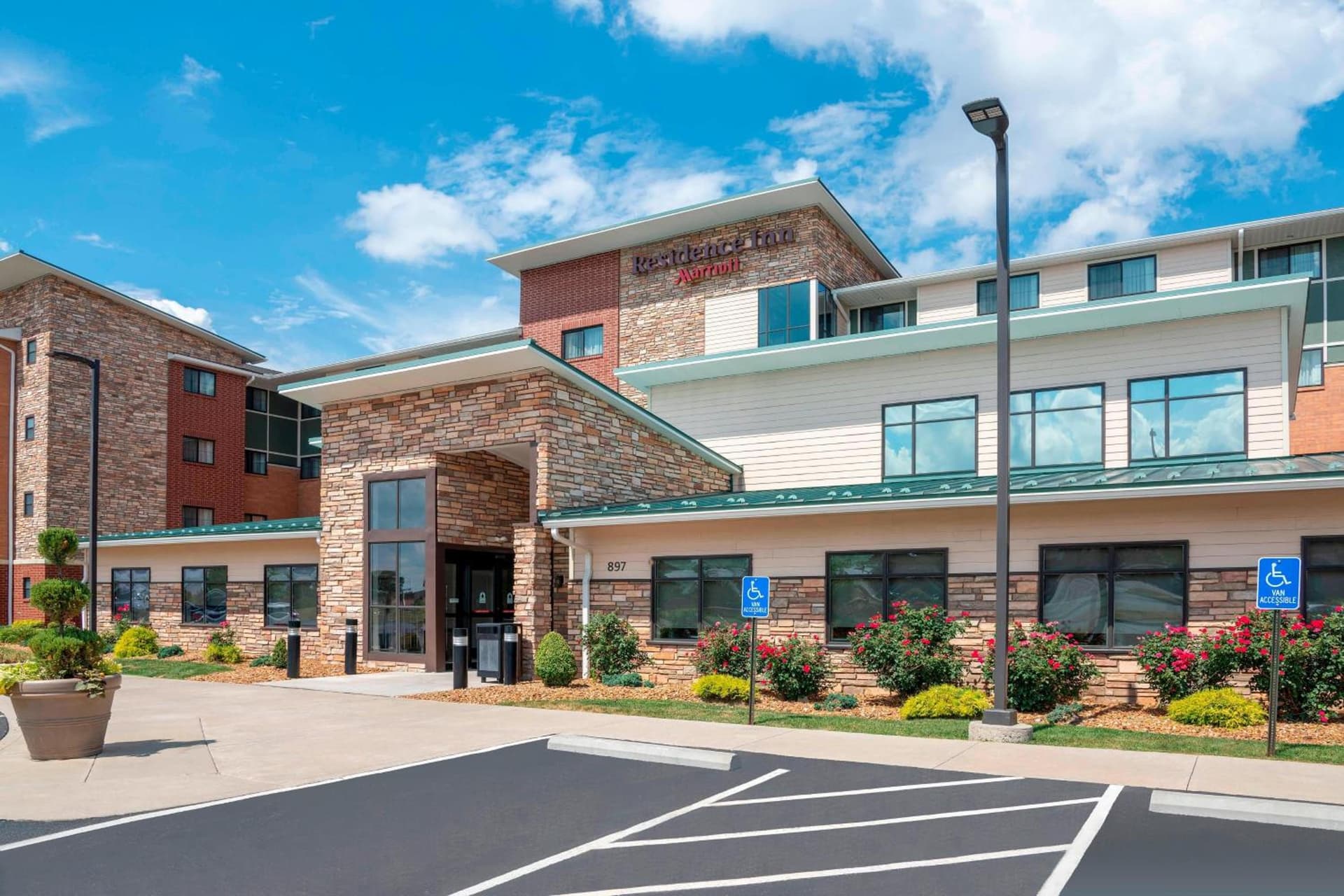 Residence Inn by Marriott Akron South/Green interior in Akron, OH — gallery photo 2