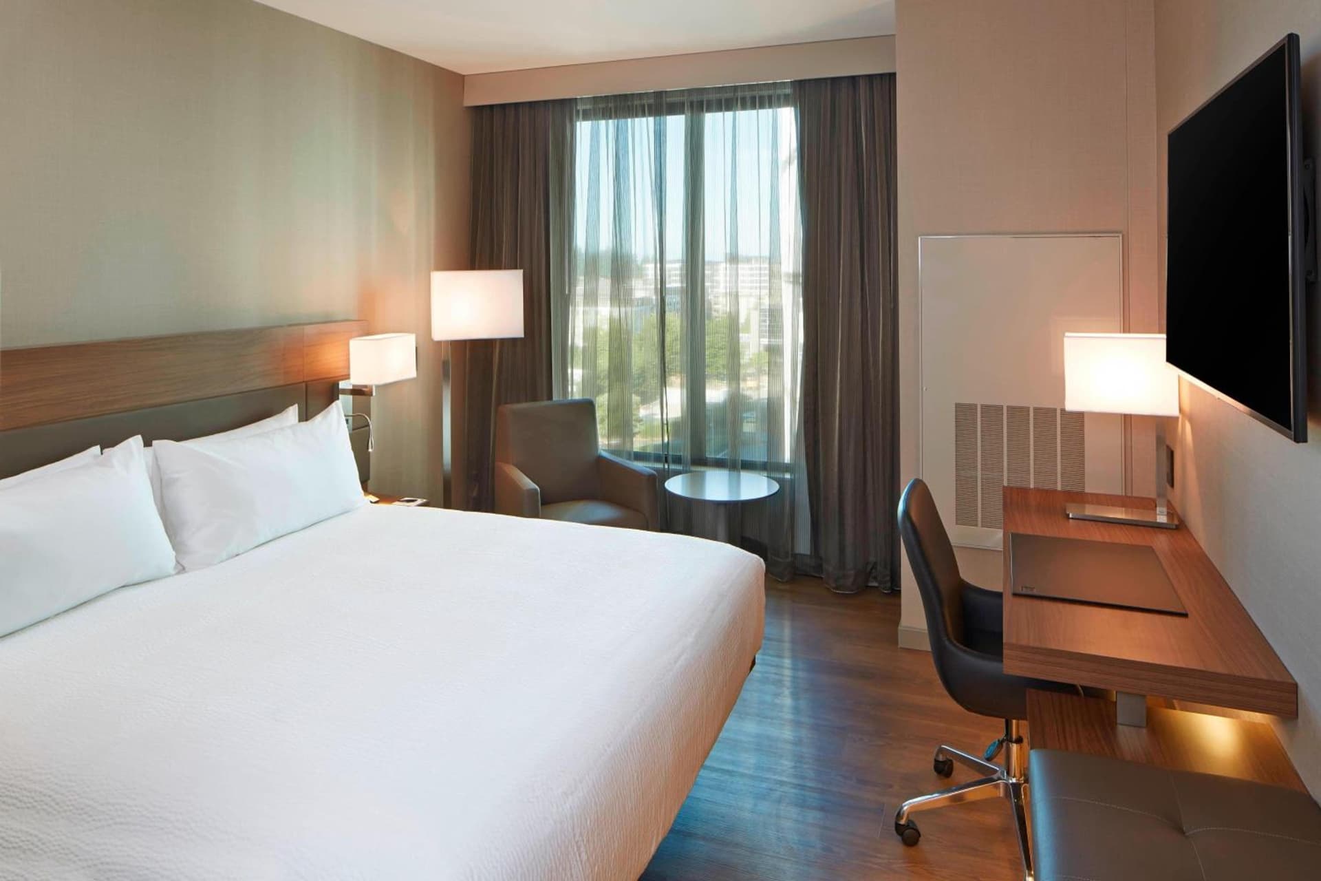 AC Hotel by Marriott Seattle Bellevue/Downtown gallery photo in Bellevue, WA — image 5