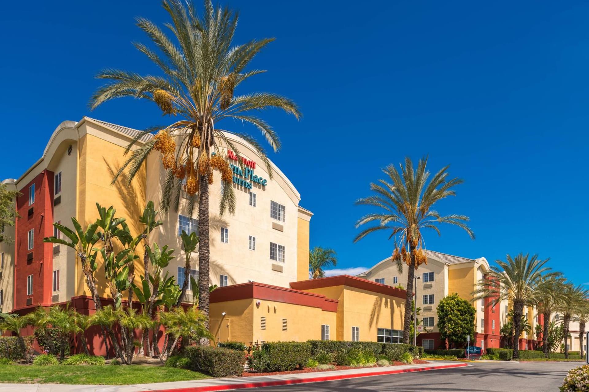 TownePlace Suites by Marriott Anaheim Maingate Near Angel Stadium featured exterior or lobby in Anaheim, CA — similar hotel