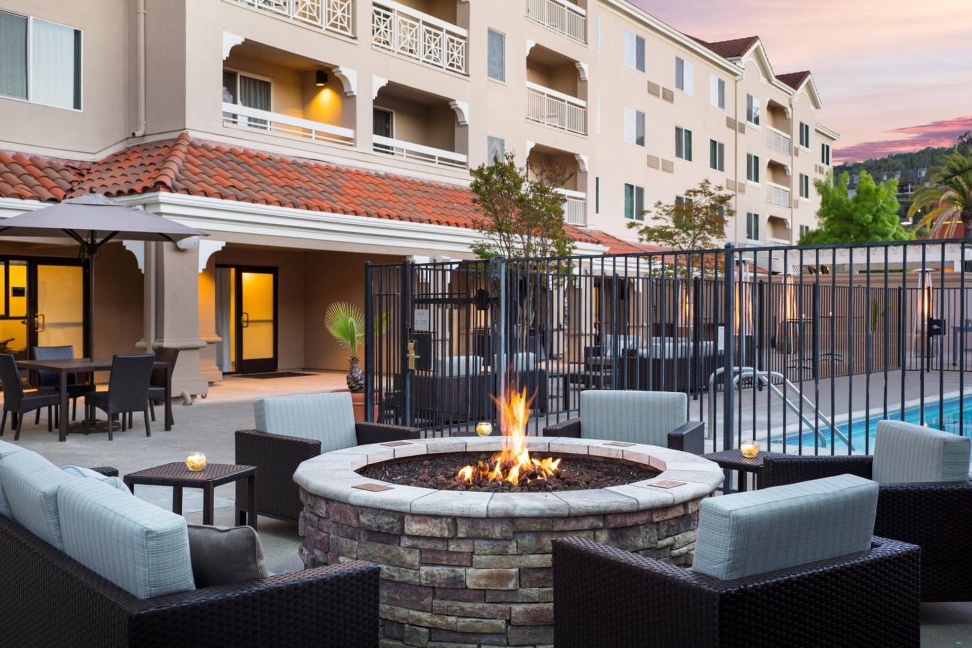 Courtyard Novato Marin/Sonoma interior in Novato, CA — gallery photo 2