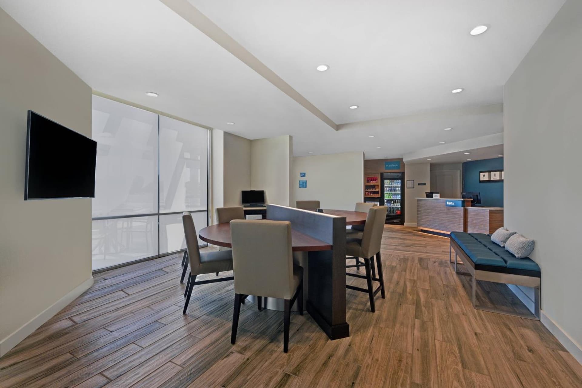 TownePlace Suites Sacramento Airport Natomas interior in Sacramento, CA — gallery photo 2