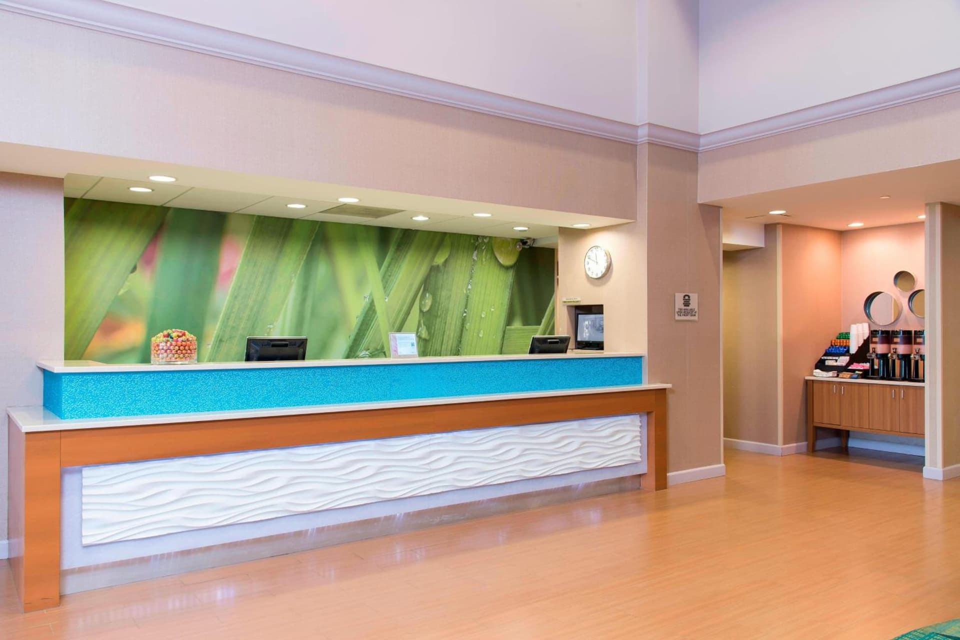The Peoria Hotel, SureStay Collection by Best Western interior in Peoria, IL — gallery photo 2