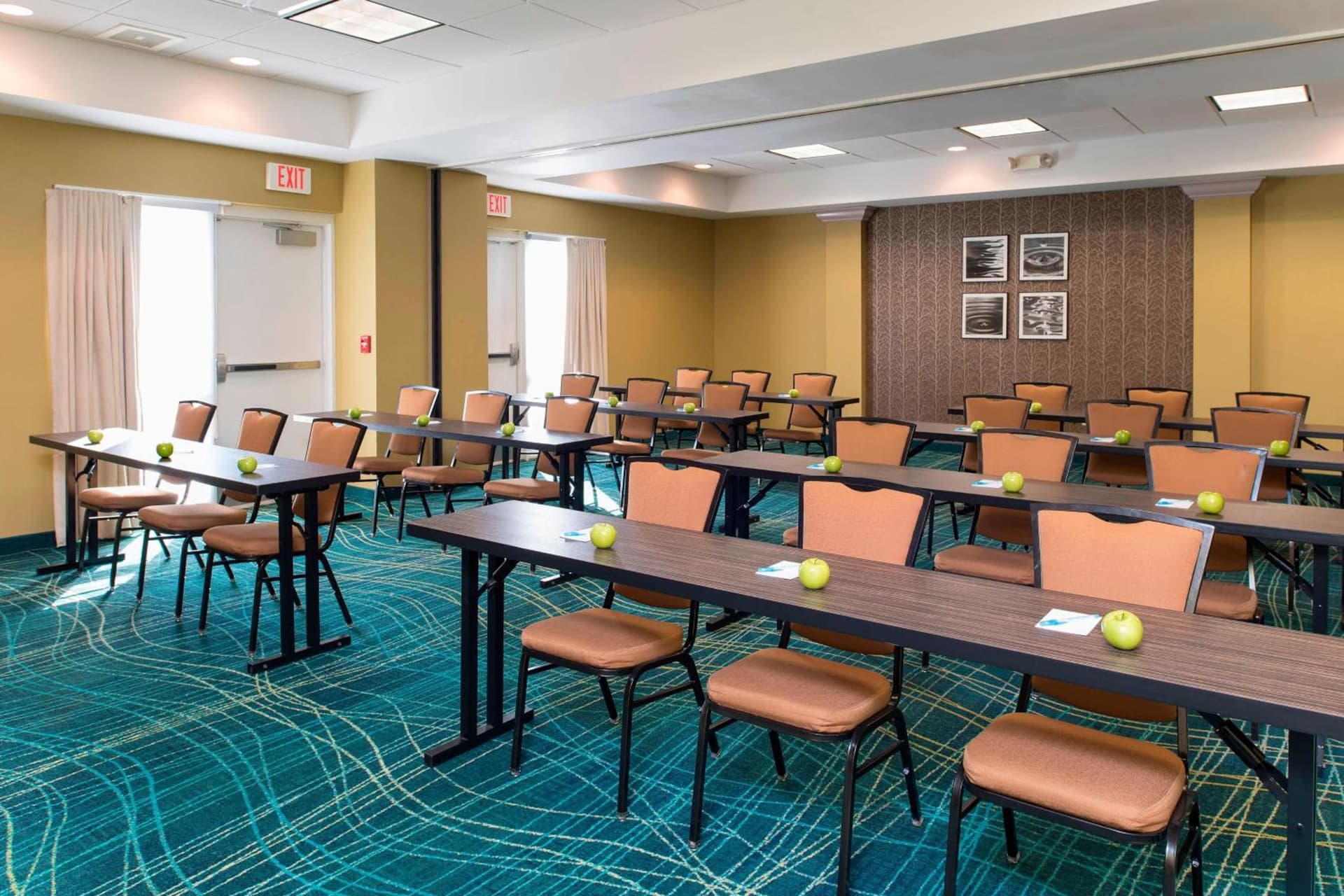 The Peoria Hotel, SureStay Collection by Best Western property views in Peoria, IL — gallery photo 3