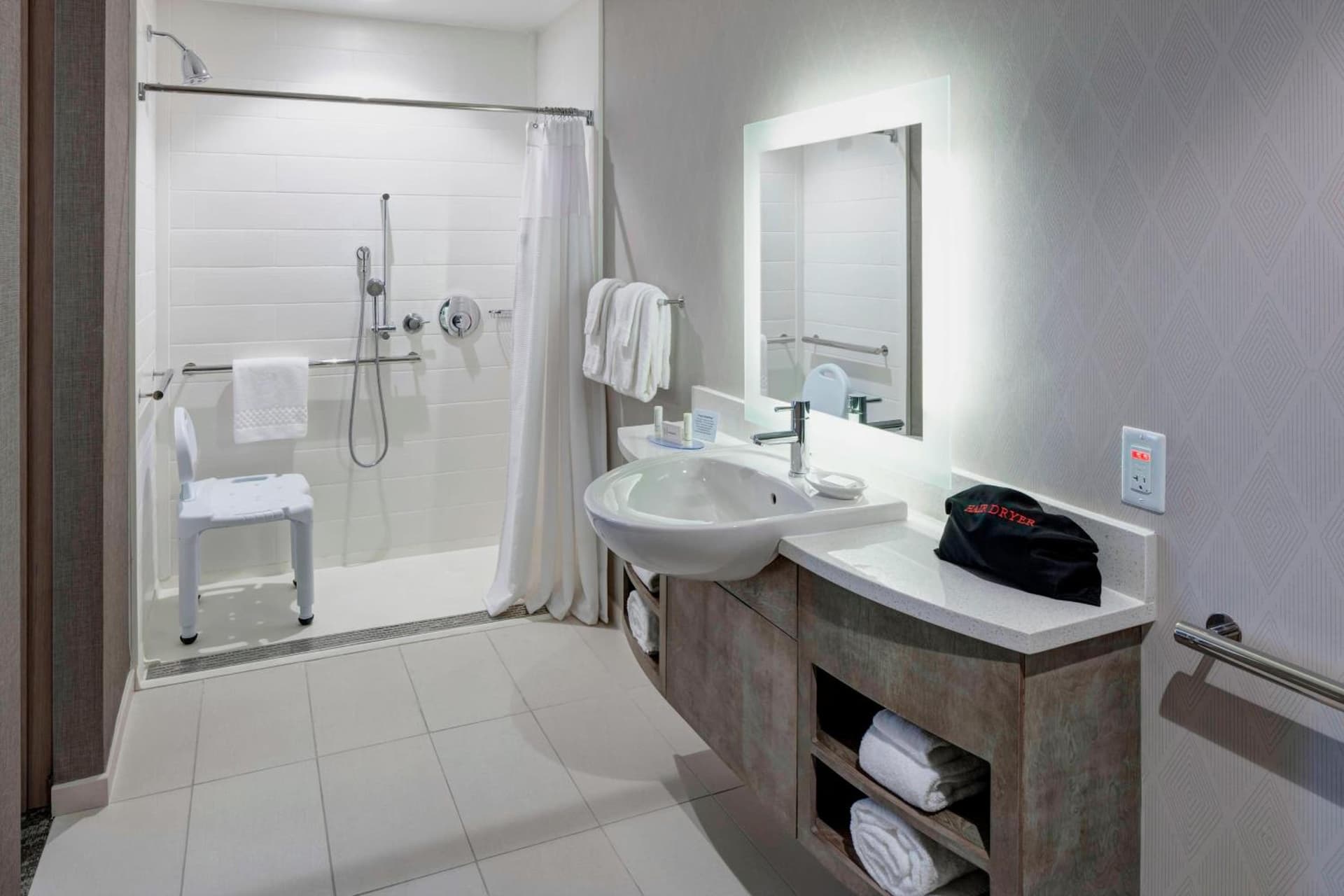 SpringHill Suites by Marriott Clearwater Beach gallery photo in Clearwater Beach, FL — image 24
