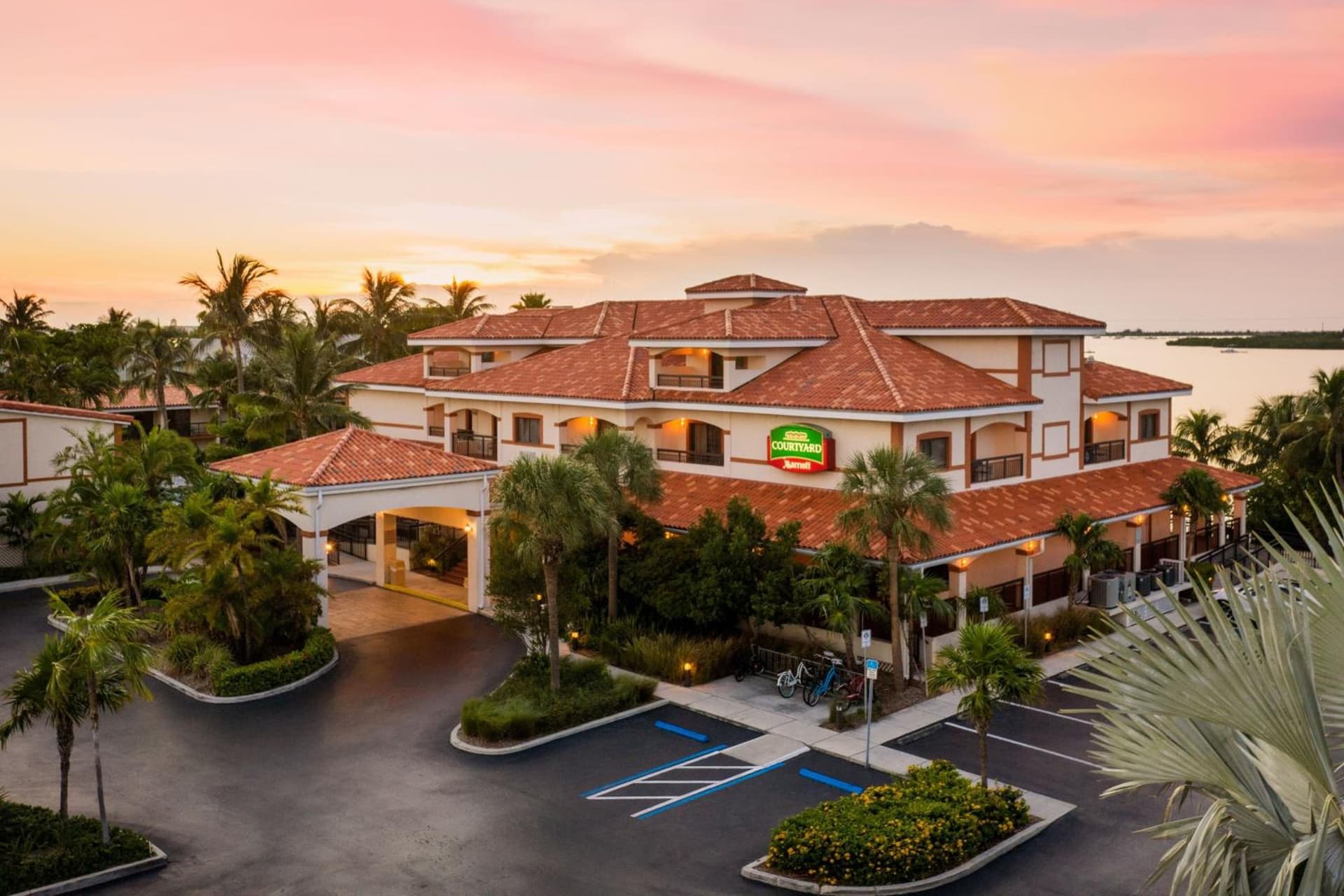 Courtyard by Marriott Key West Waterfront interior in Key West, FL — gallery photo 2