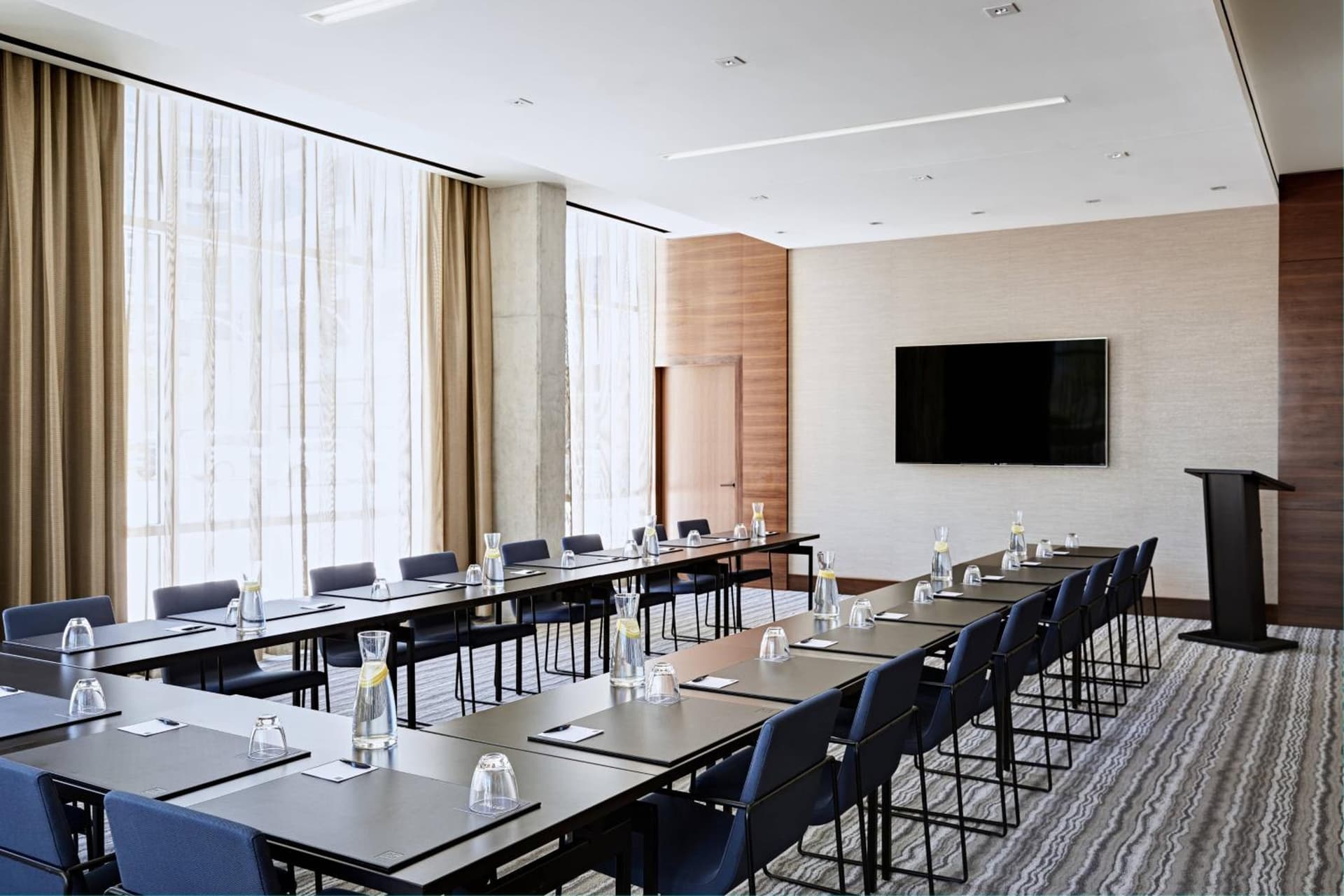 AC Hotel by Marriott Phoenix Tempe/Downtown gallery photo in Tempe, AZ — image 10