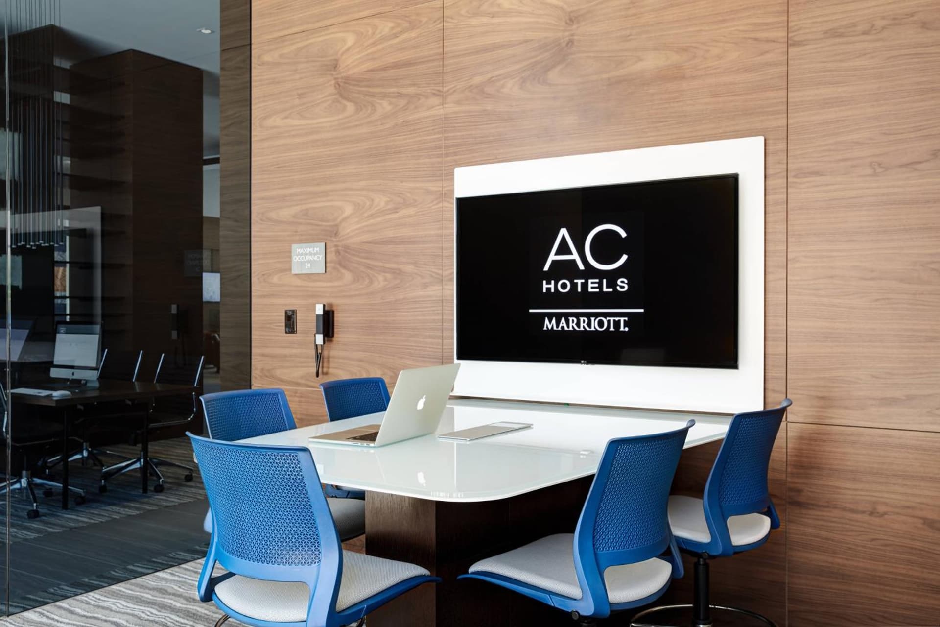 AC Hotel by Marriott Phoenix Tempe/Downtown gallery photo in Tempe, AZ — image 7