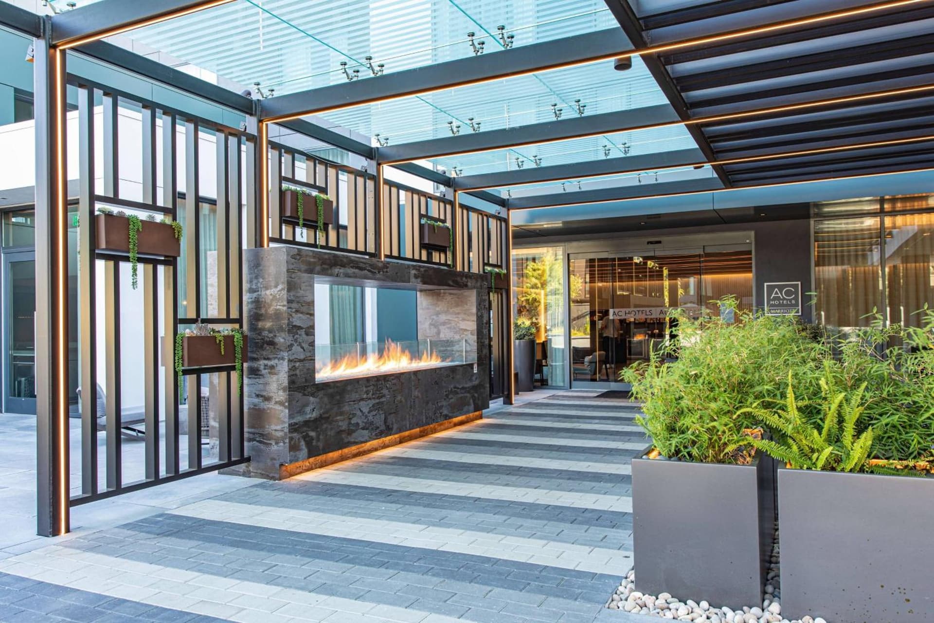 AC Hotel by Marriott Palo Alto property views in Palo Alto, CA — gallery photo 3