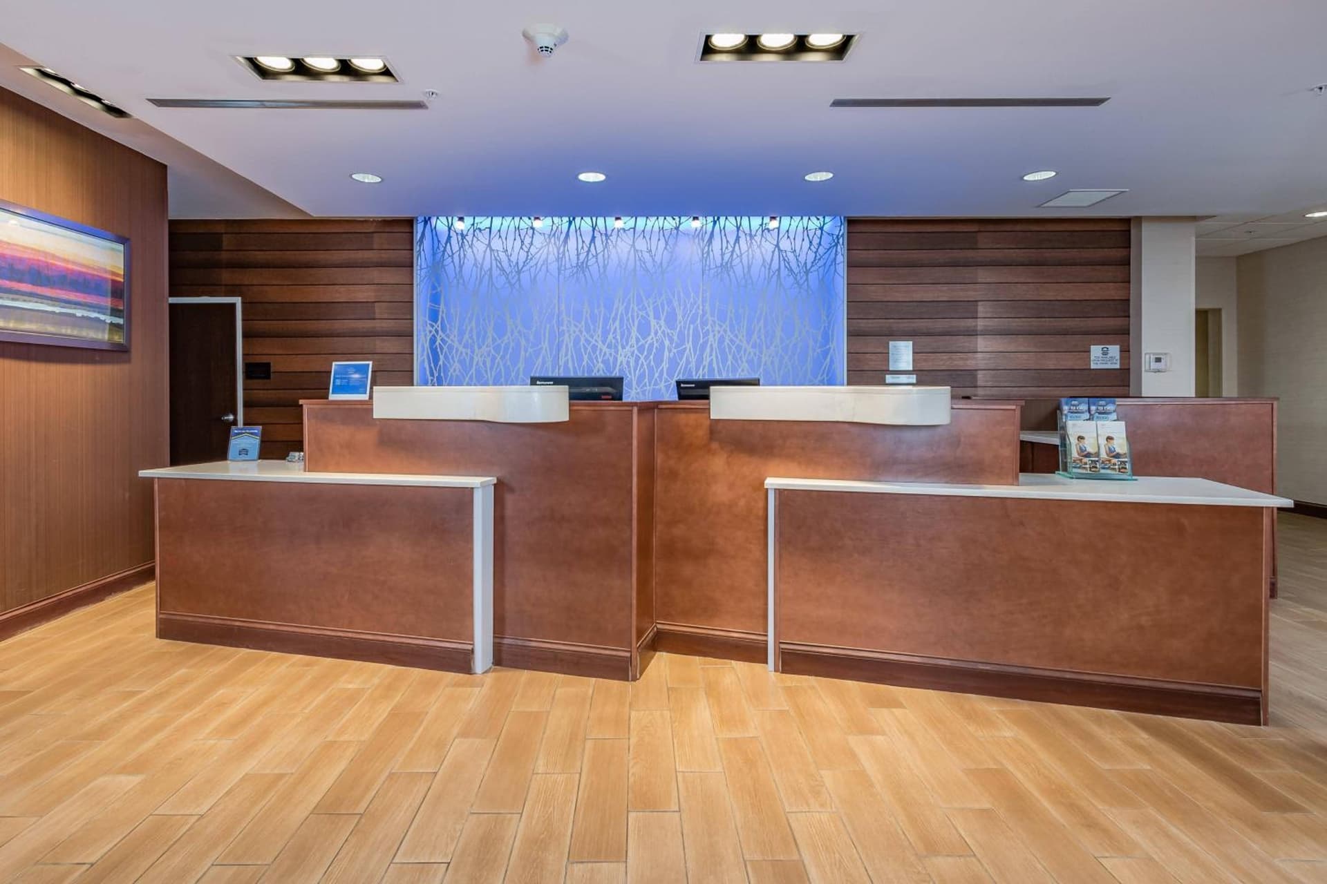 Fairfield Inn & Suites by Marriott Elkhart interior in Elkhart, IN — gallery photo 2