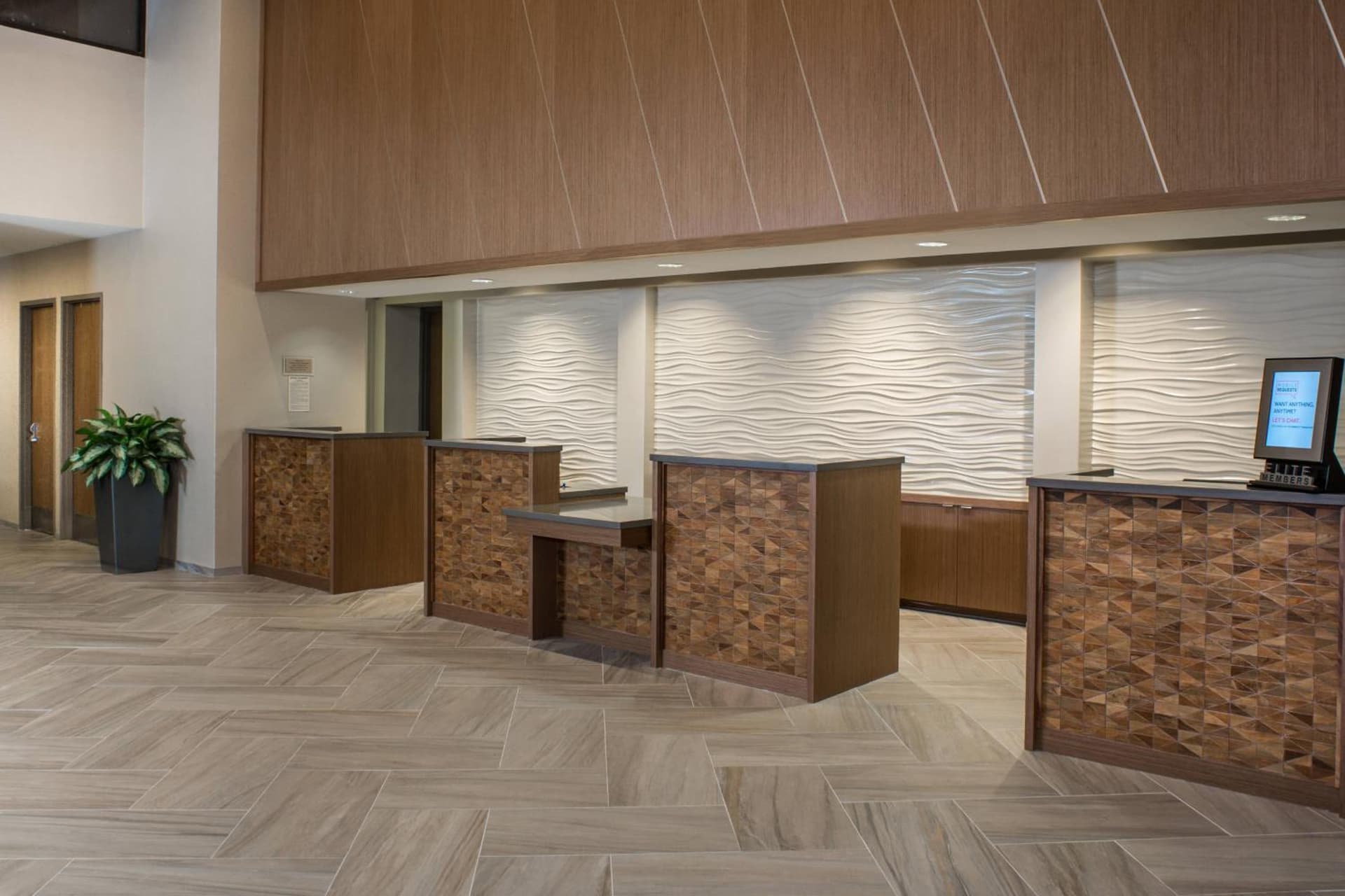 Marriott Tampa Westshore property views in Tampa, FL — gallery photo 3