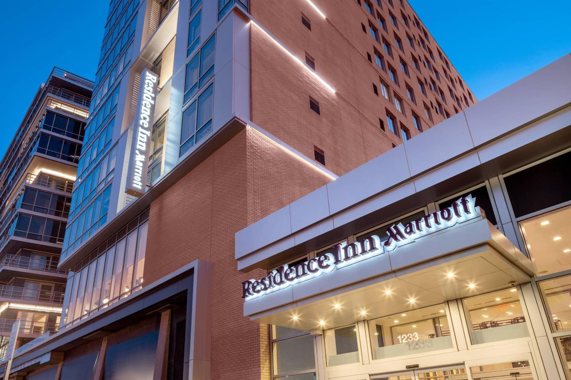 Residence Inn Washington Capitol Hill/Navy Yard interior in Washington, DC — gallery photo 2