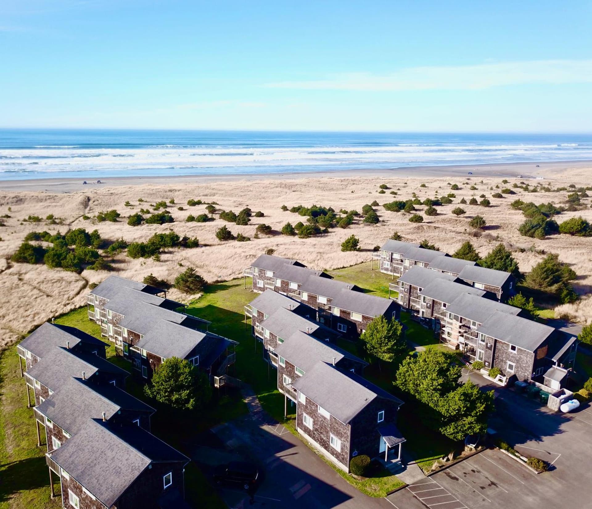 Lighthouse Oceanfront Resort featured exterior or lobby in Long Beach, WA — similar hotel