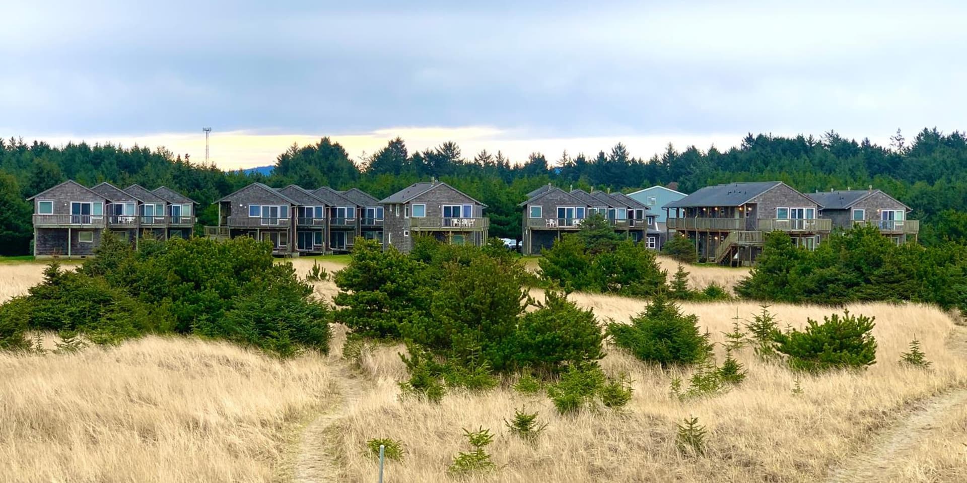 Lighthouse Oceanfront Resort property views in Long Beach, WA — gallery photo 3