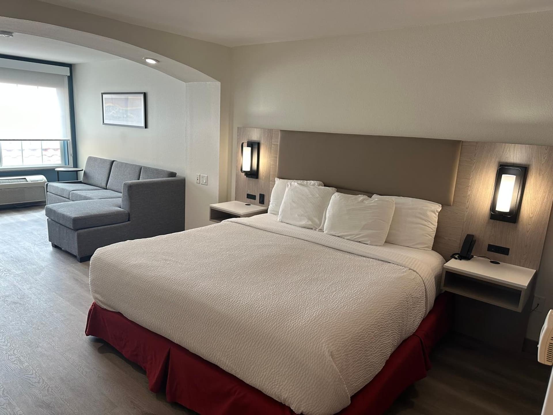 La Quinta Inn & Suites by Wyndham Albuquerque Midtown gallery photo in Albuquerque, NM — image 6