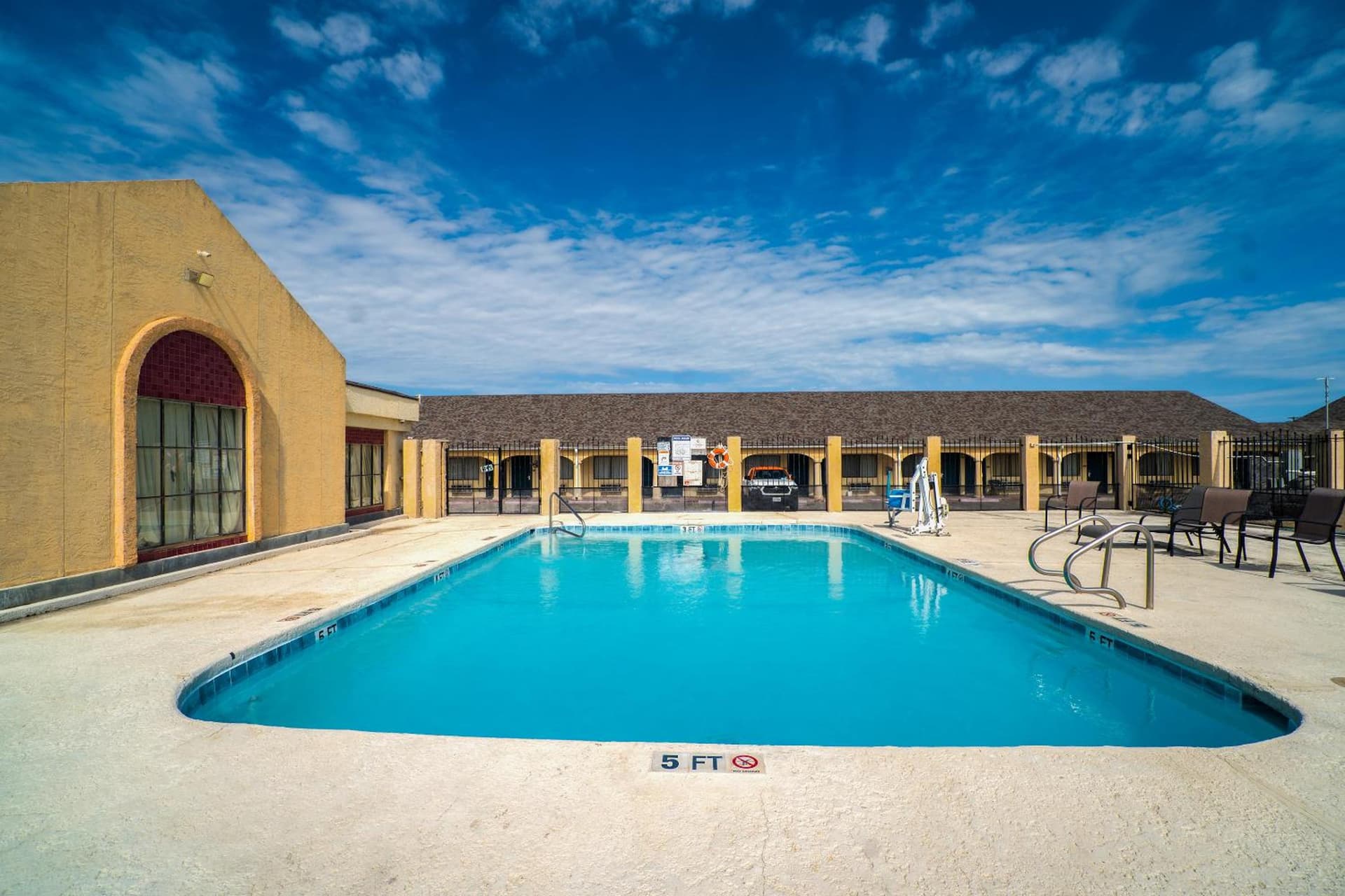 Aransas Bay Inn & Suites Corpus Christi by OYO interior in Aransas Pass, TX — gallery photo 2