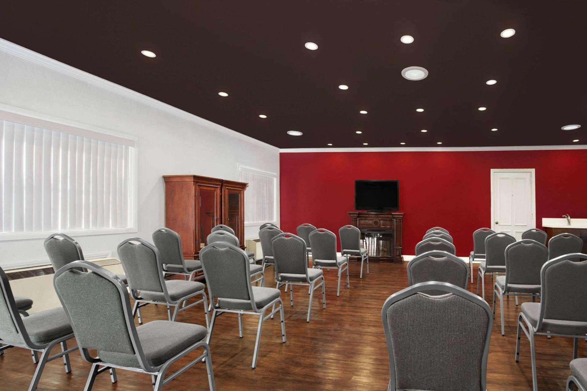 Ramada by Wyndham Torrance gallery photo in Torrance, CA — image 15
