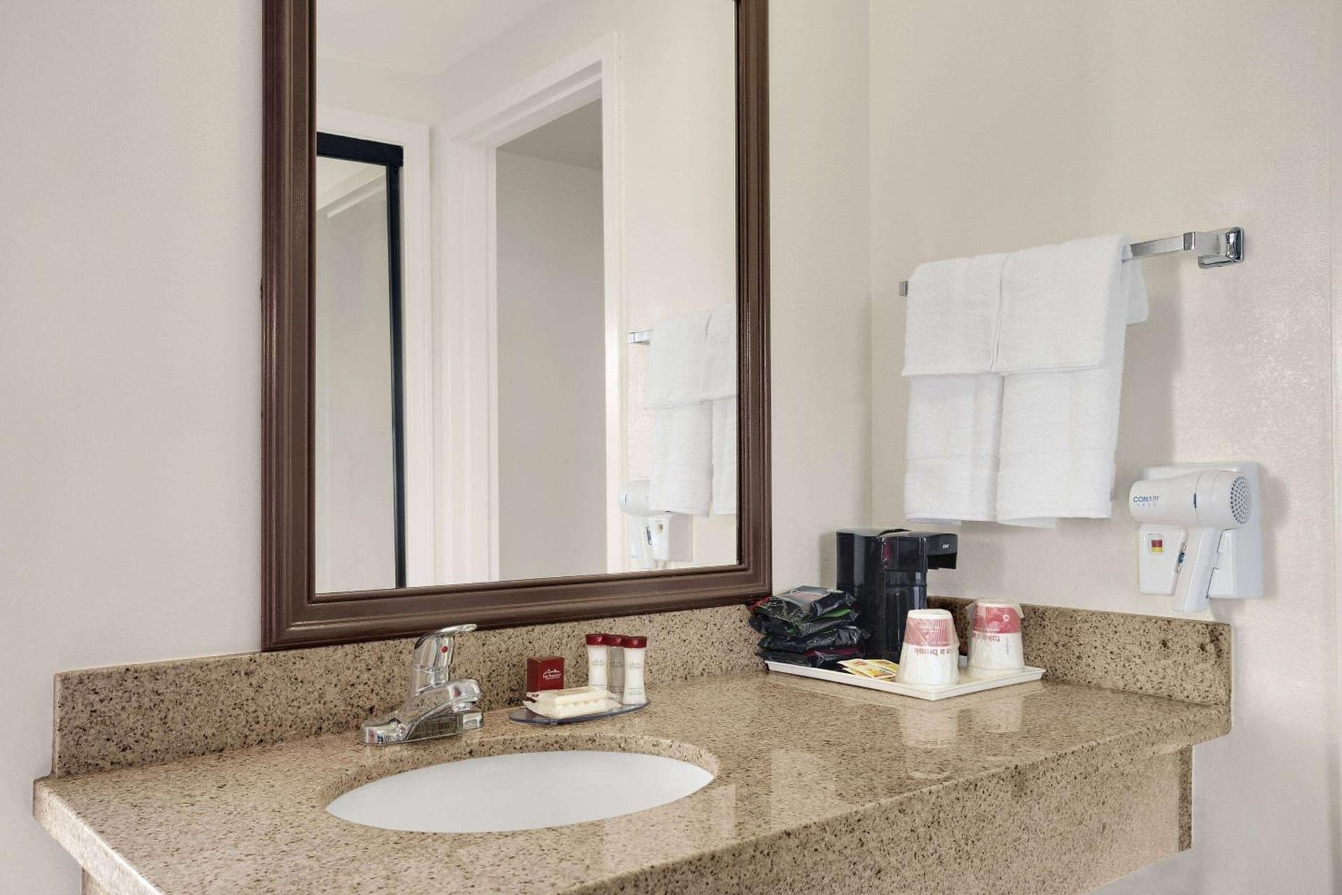 Ramada by Wyndham Torrance gallery photo in Torrance, CA — image 17